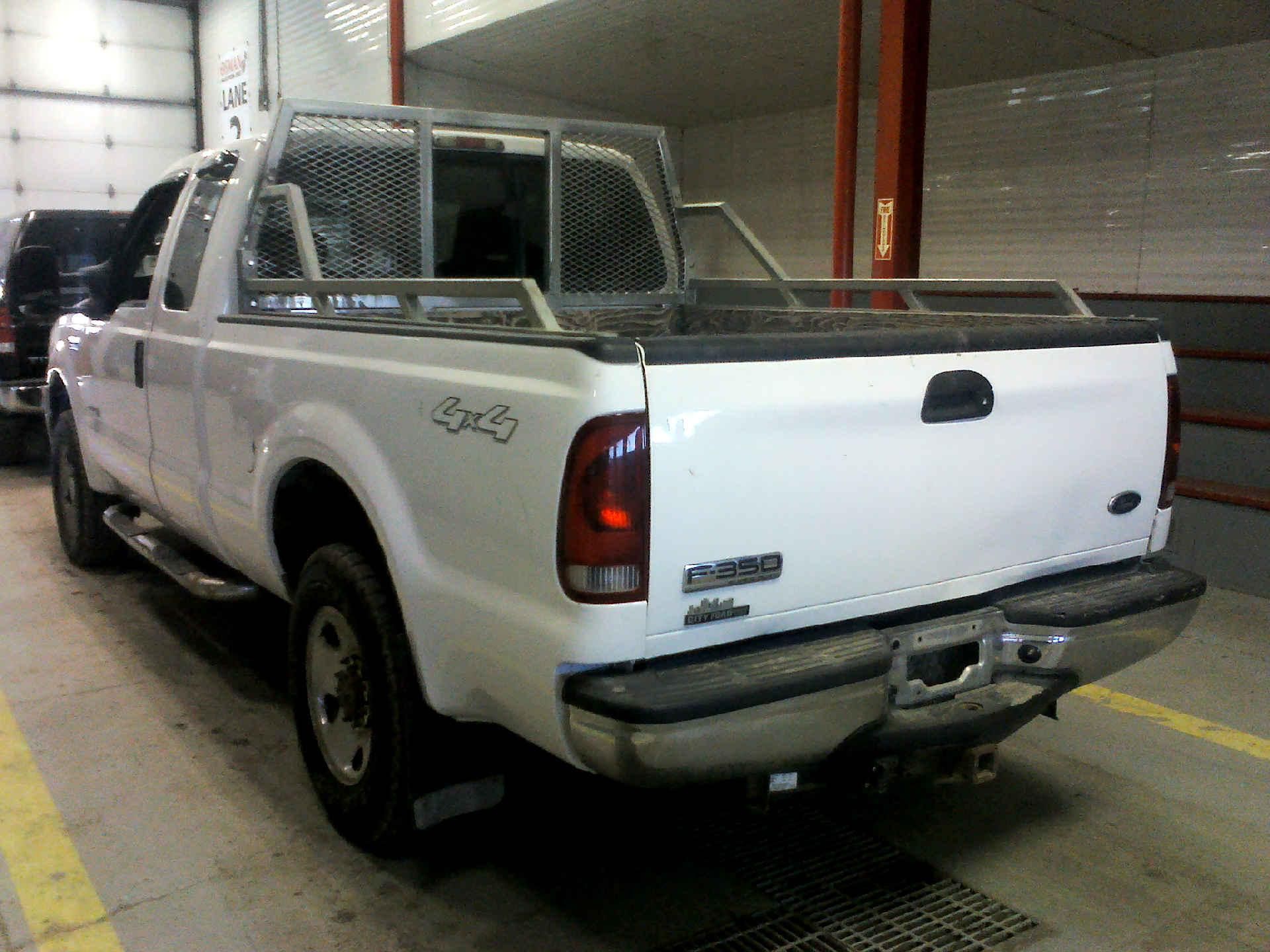 2007 FORD F-250 SD XLT SUPERCAB 4WD 6.0L V8 OHV 32V TURBO DIESEL AUTOMATIC SN:1FTSX21P67EB37050 - Image 2 of 9
