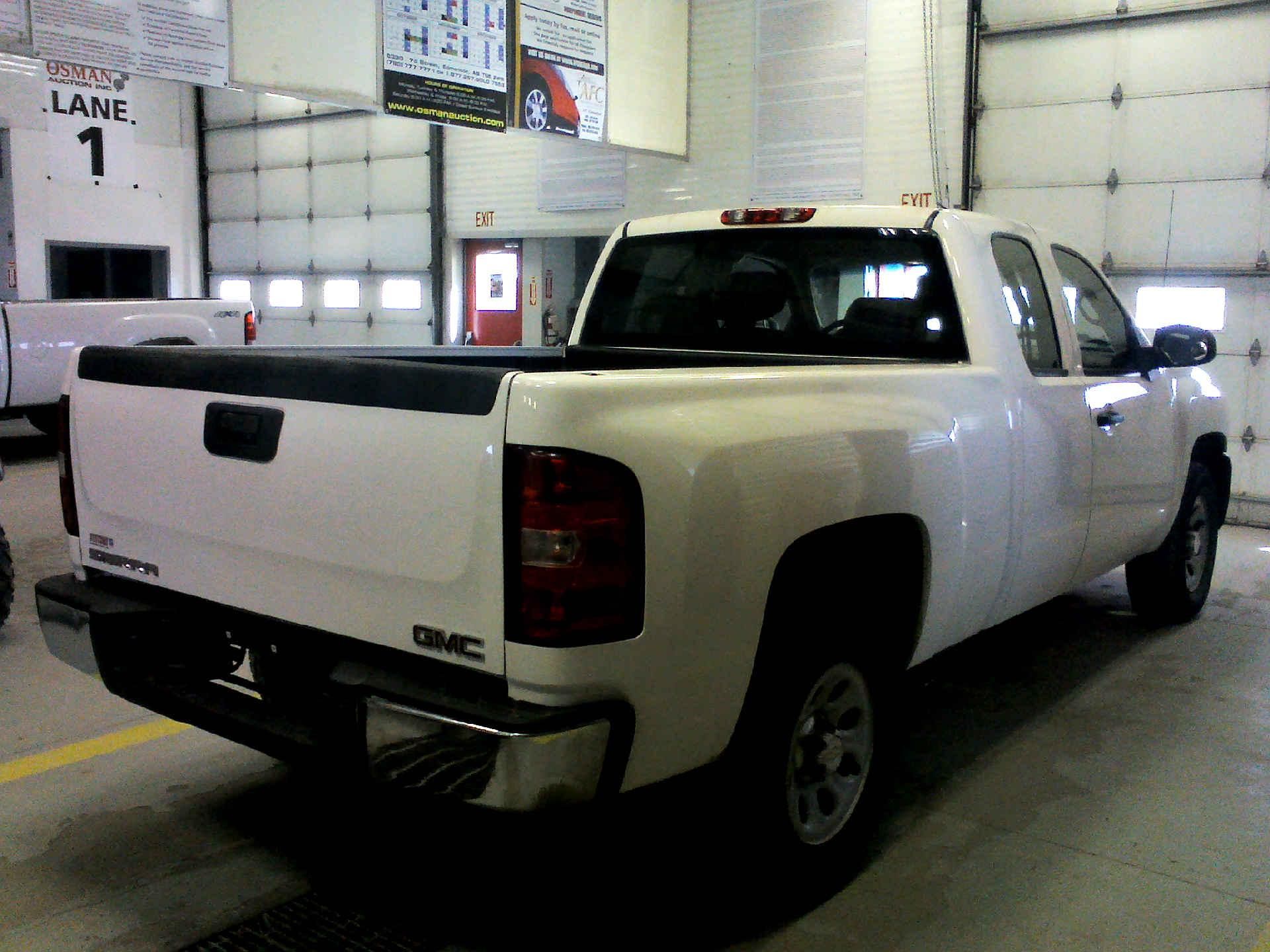 2010 CHEVROLET SILVERADO 1500 EXTENDED CAB 4WD 4.8L V8 OHV 16V AUTOMATIC SN:1GCSKPEA6AZ124803 - Image 4 of 9