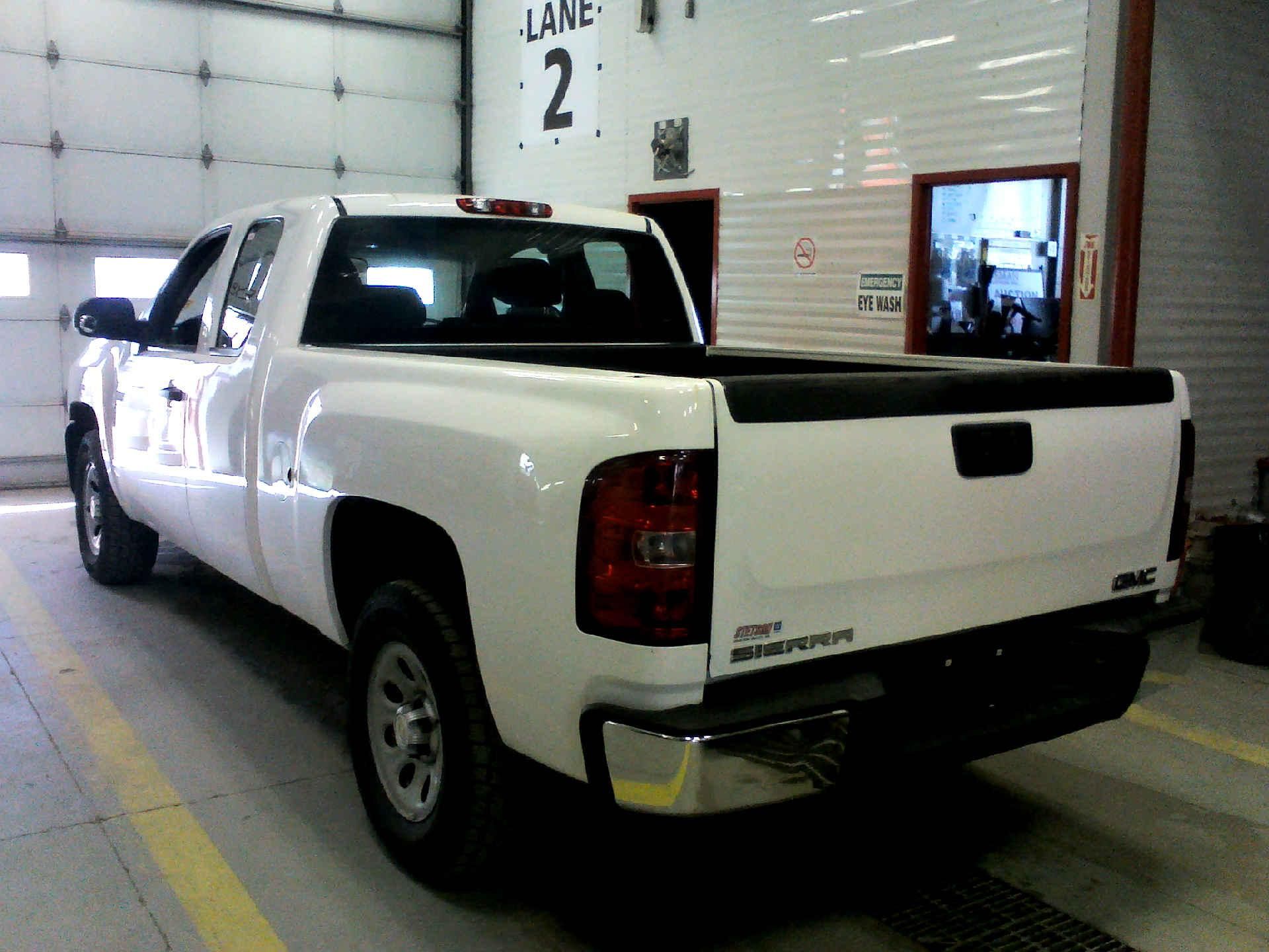 2010 CHEVROLET SILVERADO 1500 EXTENDED CAB 4WD 4.8L V8 OHV 16V AUTOMATIC SN:1GCSKPEA6AZ124803 - Image 2 of 9