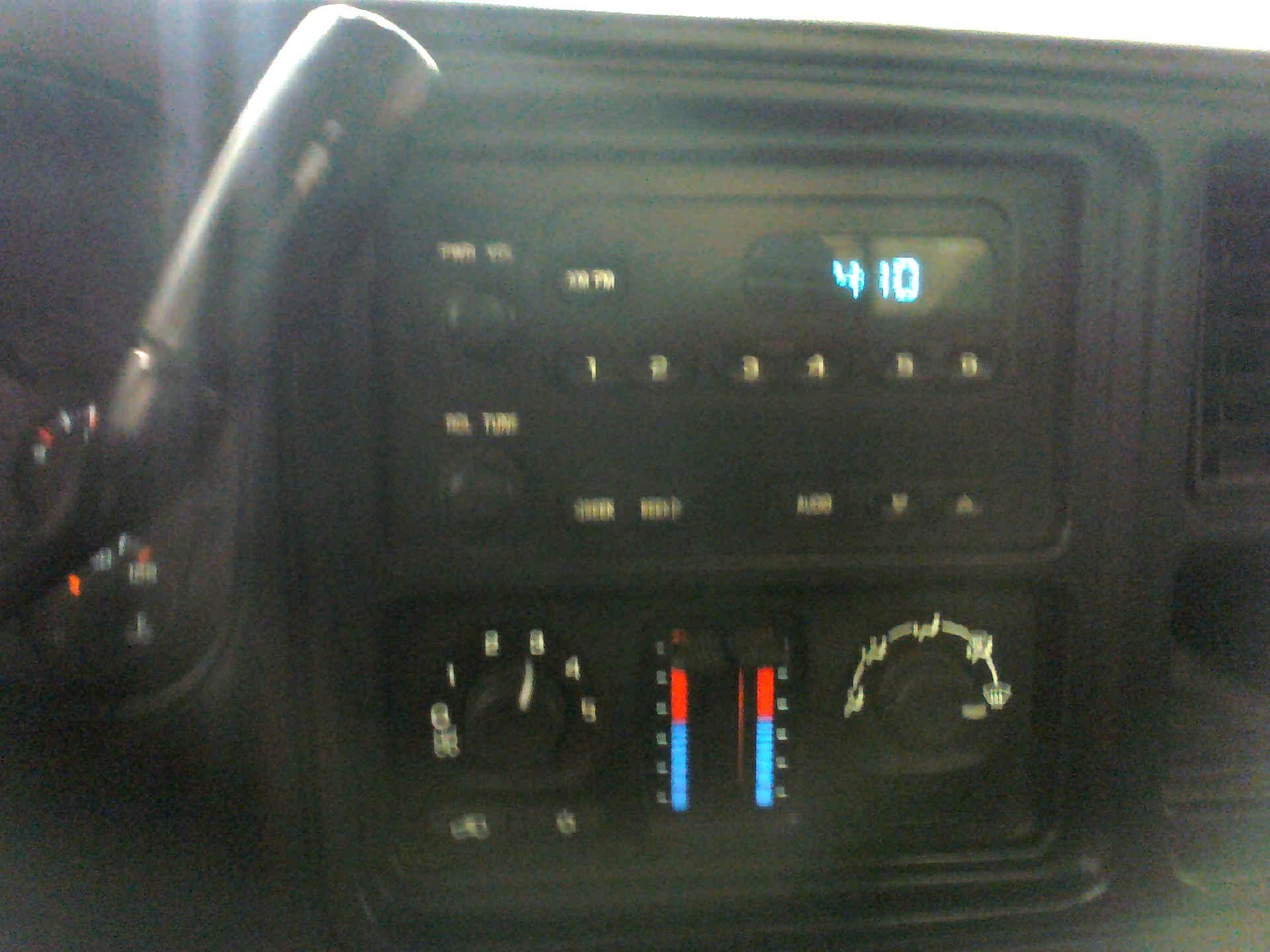 2006 CHEVROLET SILVERADO 1500 CAB LONG BED 4WD 4.8L V8 OHV 16V AUTOMATIC SN:2GCEK19V561357014 - Image 8 of 9