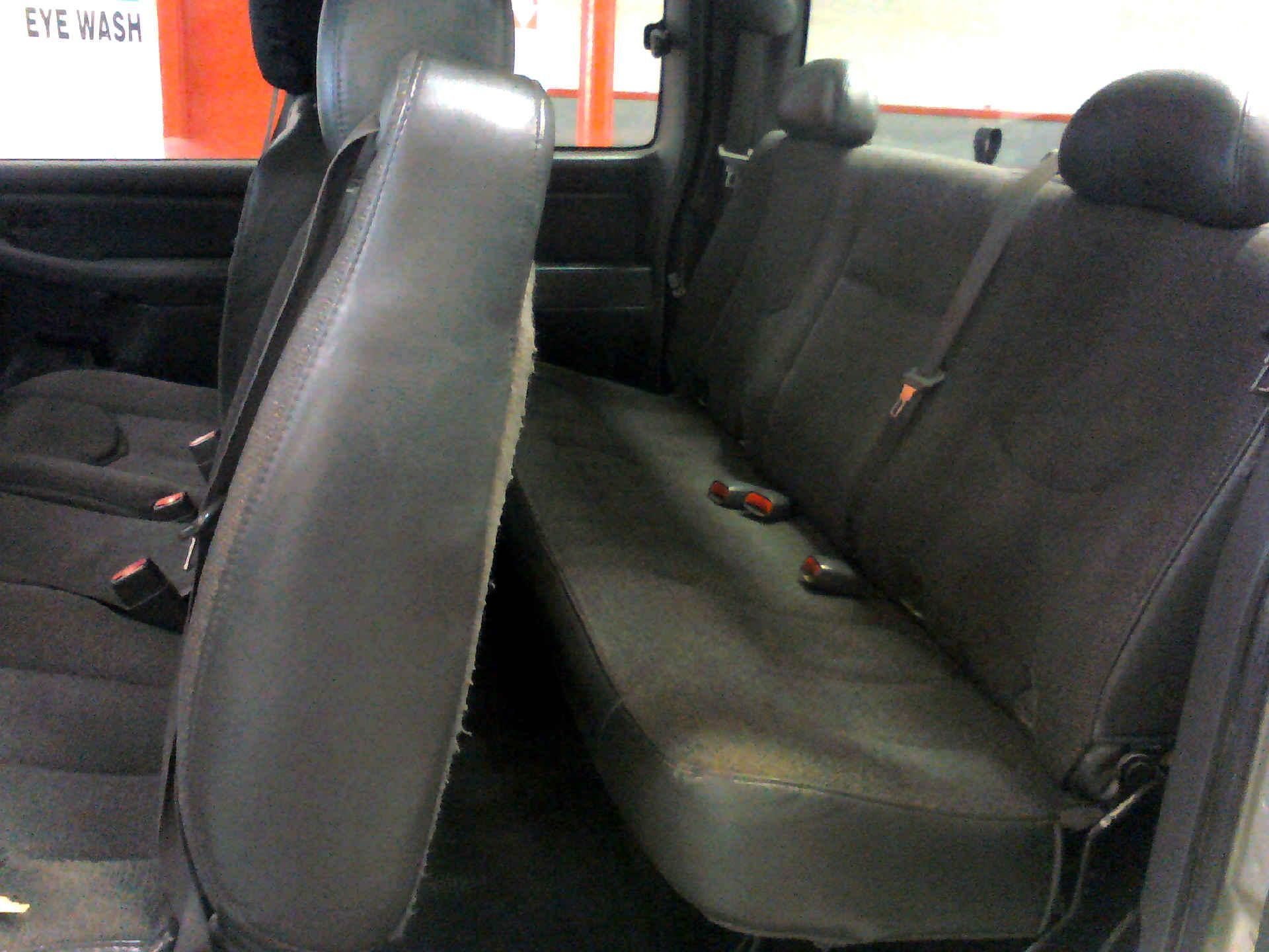 2006 CHEVROLET SILVERADO 1500 CAB LONG BED 4WD 4.8L V8 OHV 16V AUTOMATIC SN:2GCEK19V561357014 - Image 6 of 9
