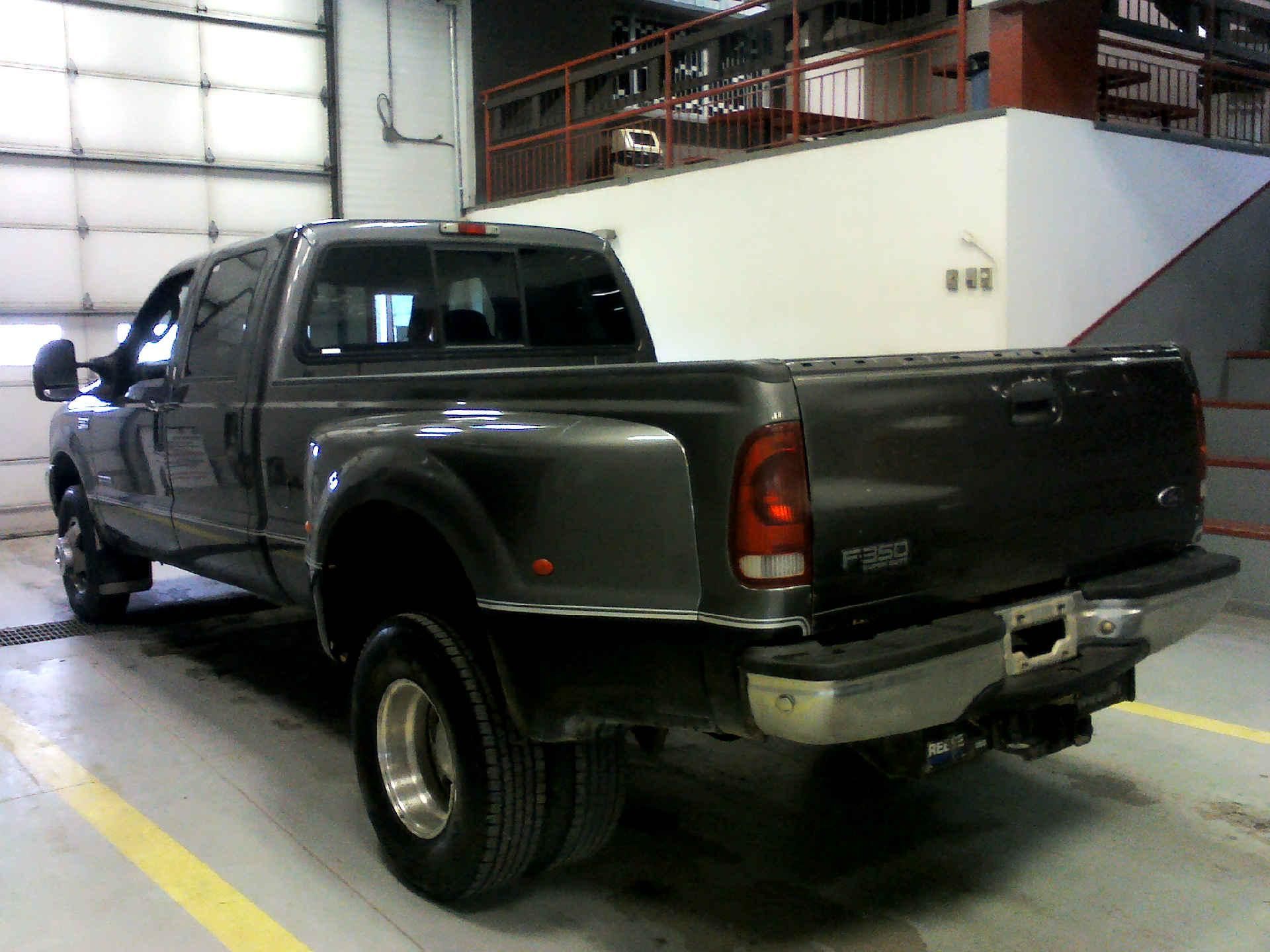 2003 FORD F-350 SD LARIAT CREW CAB 4WD DRW 6.0L V8 OHV 32V TURBO DIESEL AUTOMATIC SN: - Image 2 of 9