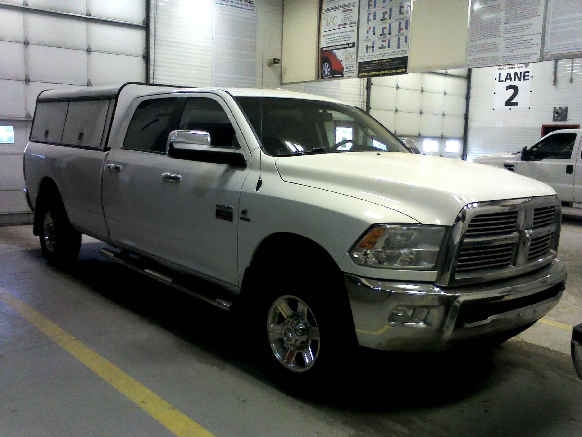 2011 RAM 3500 ST CREW CAB SWB 4WD 6.7L L6 OHV 24V TURBO DIESEL AUTOMATIC SN:3D73Y3CL7BG547168 - Image 3 of 9