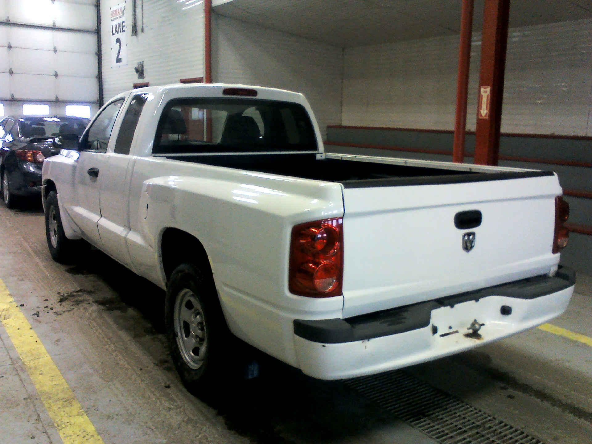 2008 DODGE DAKOTA ST EXT. CAB 2WD 3.7L V6 SOHC 12V AUTOMATIC SN:1D7HE22K48S595651 OPTIONS:AC CD AMFM - Image 2 of 9