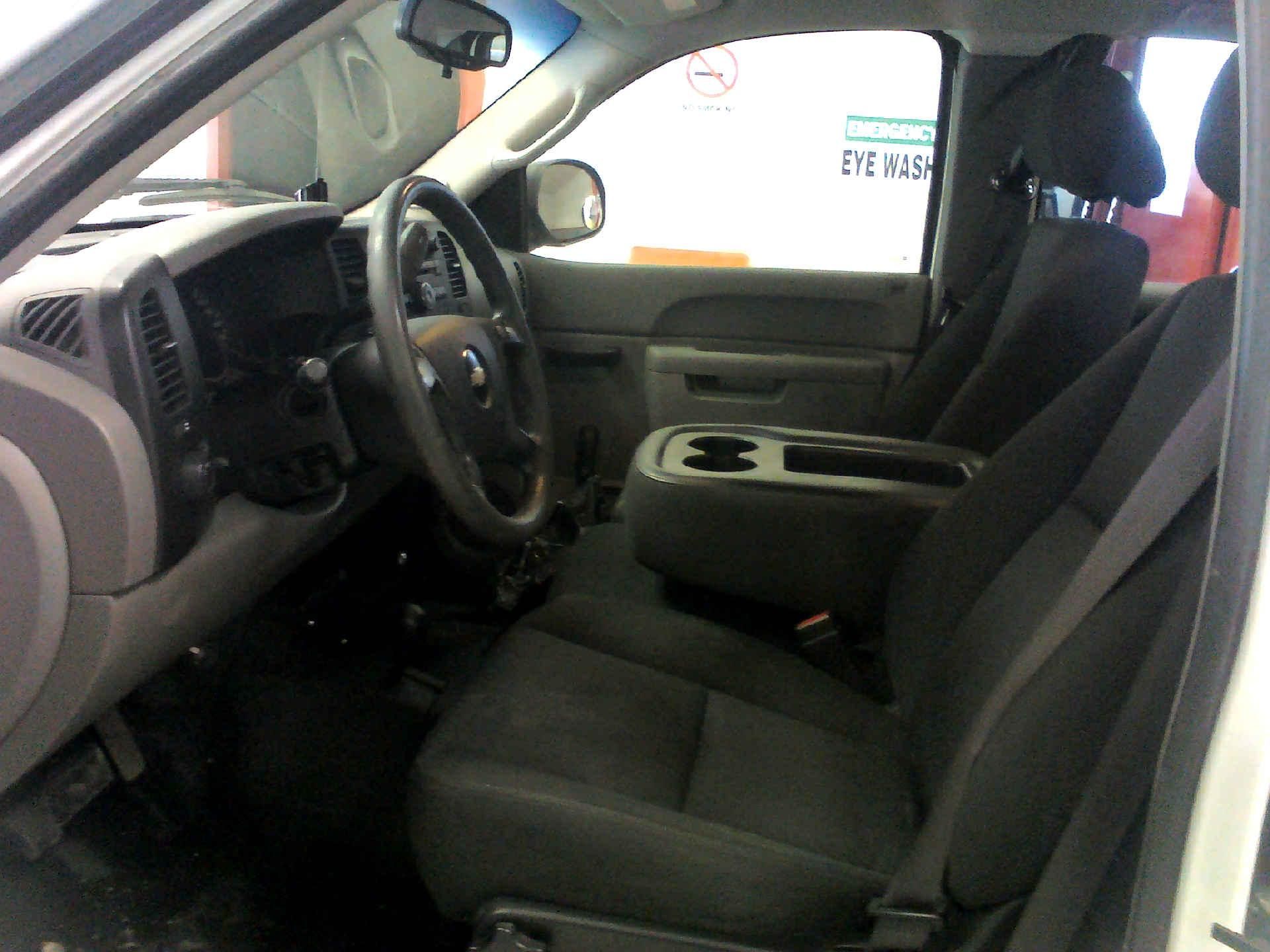 2010 CHEVROLET SILVERADO 1500 EXTENDED CAB 4WD 4.8L V8 OHV 16V AUTOMATIC SN:1GCSKPEA6AZ124803 - Image 5 of 9