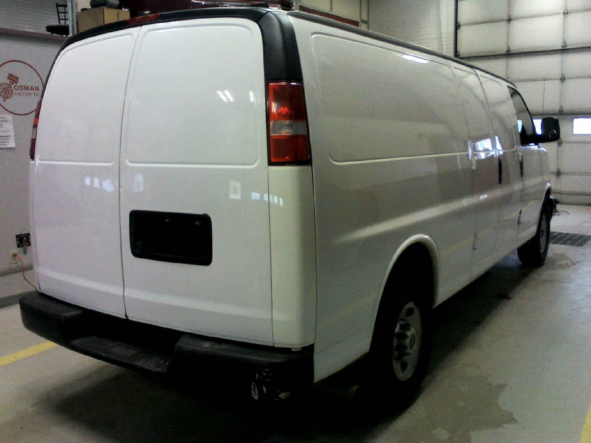 2007 GMC SAVANA G3500 CARGO 6.0L V8 OHV 16V AUTOMATIC SN:1GTHG39U171174038 OPTIONS:AC TW CC PW PDL - Image 4 of 8