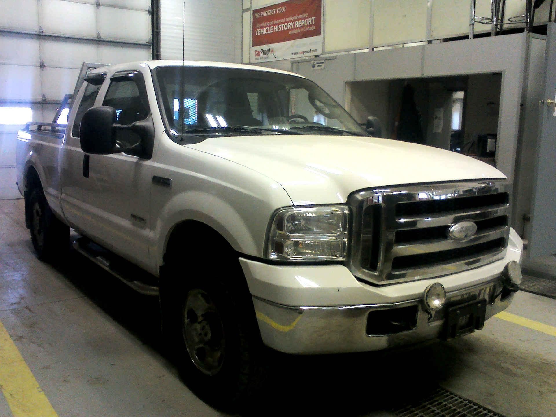 2007 FORD F-250 SD XLT SUPERCAB 4WD 6.0L V8 OHV 32V TURBO DIESEL AUTOMATIC SN:1FTSX21P67EB37050 - Image 3 of 9