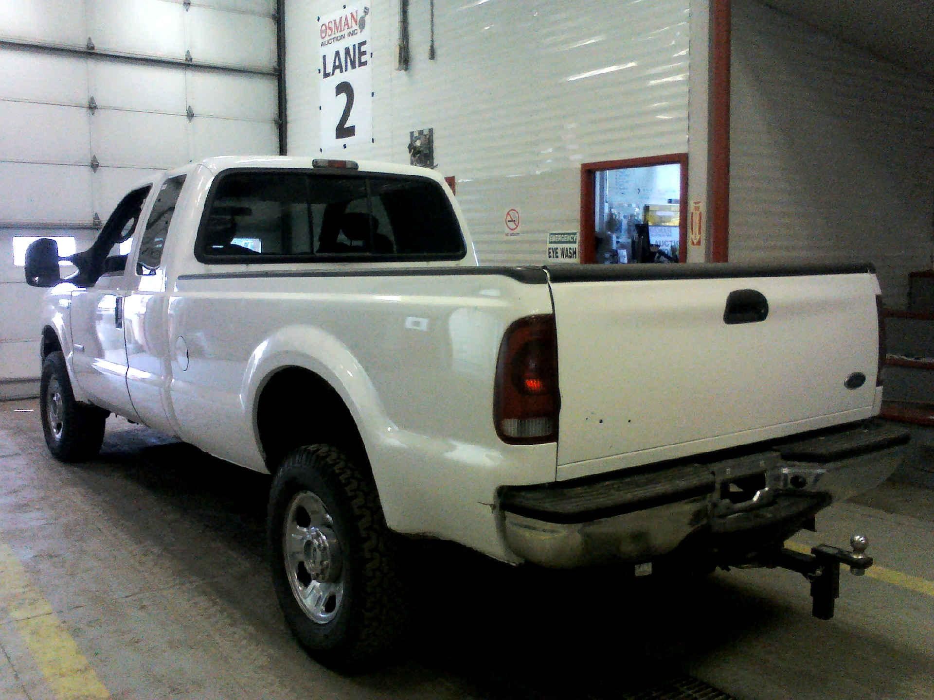 2006 FORD F-350 SD XLT SUPERCAB 4WD 6.0L V8 OHV 32V TURBO DIESEL AUTOMATIC SN:1FTWX31P96ED16141 - Image 2 of 9