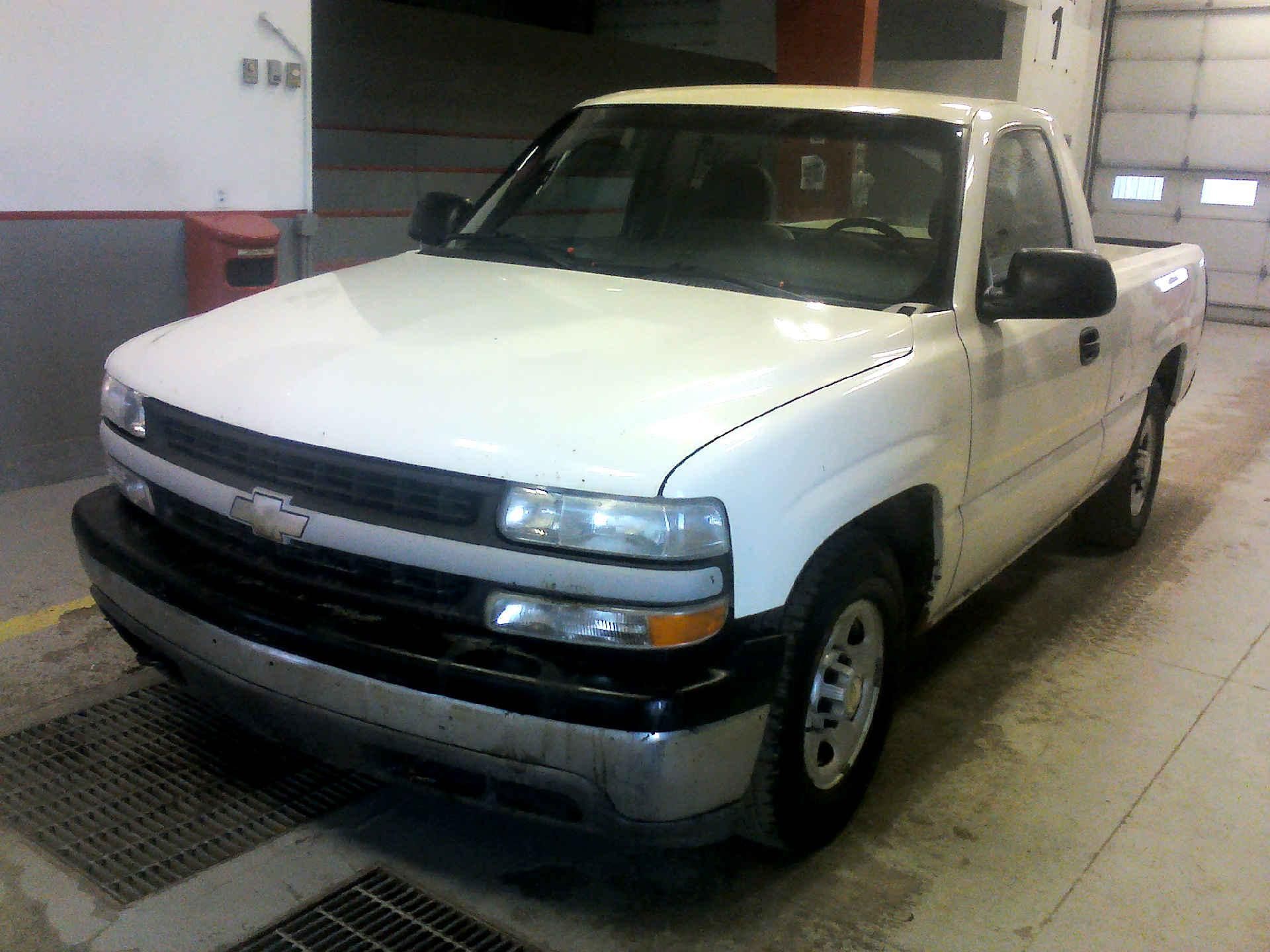 2001 CHEVROLET SILVERADO 1500 SHORT BED 2WD 4.3L V6 OHV 12V AUTOMATIC SN:1GCEC14WX1Z332168 OPTIONS: