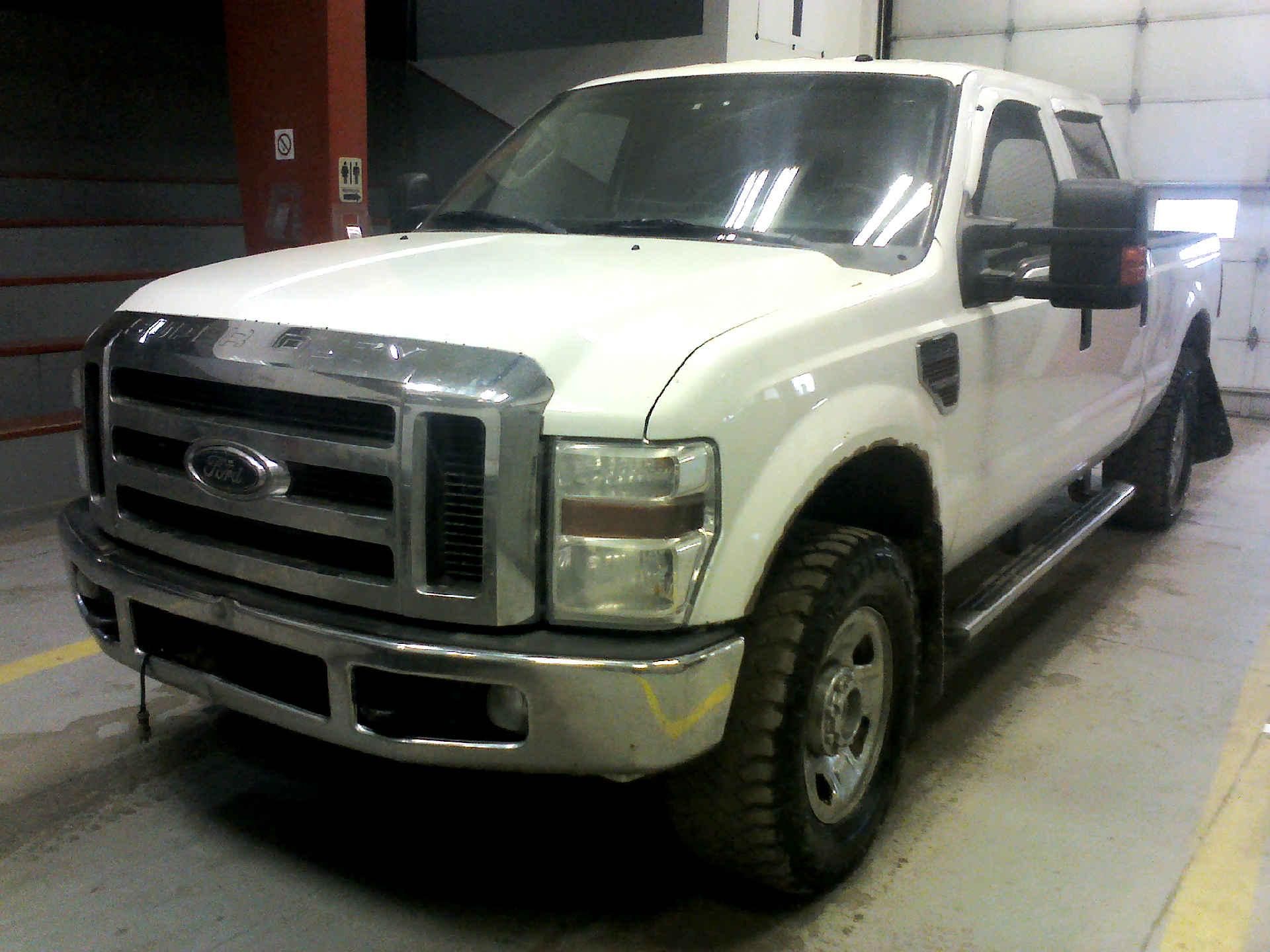 2008 FORD F-350 SD XLT CREW CAB 4WD 6.4L V8 OHV 32V TURBO DIESEL AUTOMATIC SN:1FTWW31R18EE34885