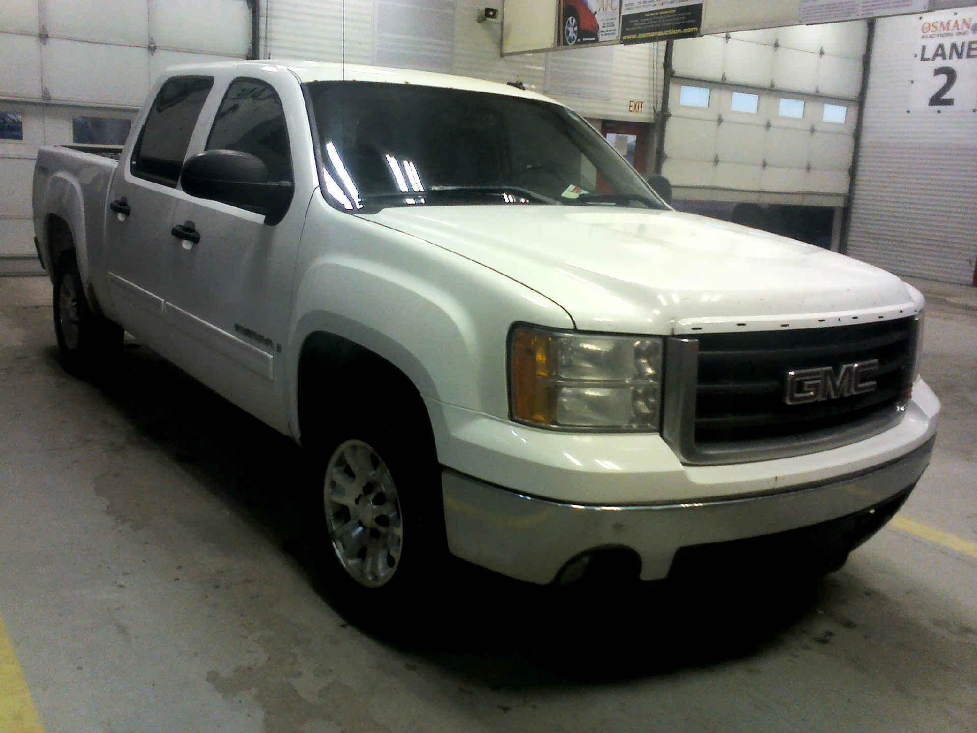 2007 GMC SIERRA 1500 CREW CAB 4WD 4.8L V8 OHV 16V AUTOMATIC SN:2GTEK13C571677023 OPTIONS:AC TW CC PW - Image 3 of 9