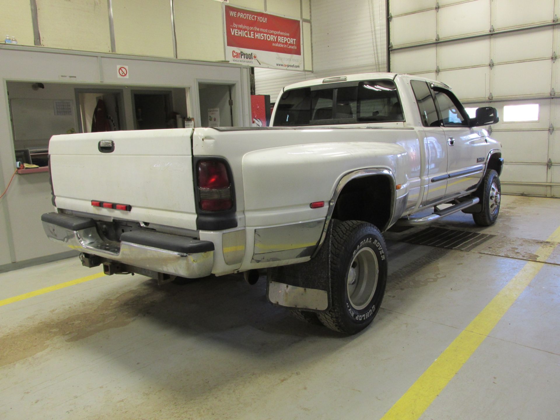 2002 DODGE RAM 3500 QUAD CAB 4WD DW 5.9L L6 OHV 24V TURBO DIESEL AUTOMATIC SN:3B7MF33692M297545 - Image 4 of 10