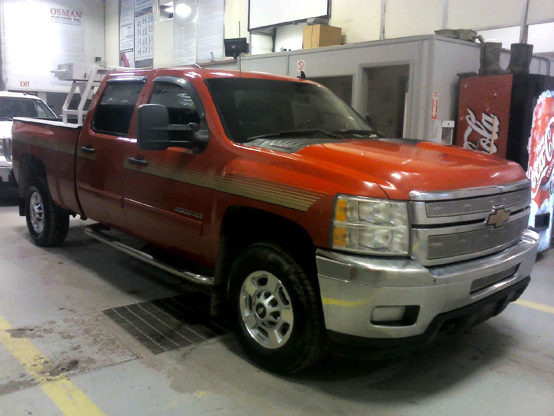 2012 CHEVROLET SILVERADO 2500HD LT CREW CAB 4WD 6.0L V8 OHV 16V FFV AUTOMATIC SN:1GC1KXCG9CF154854 - Image 3 of 9