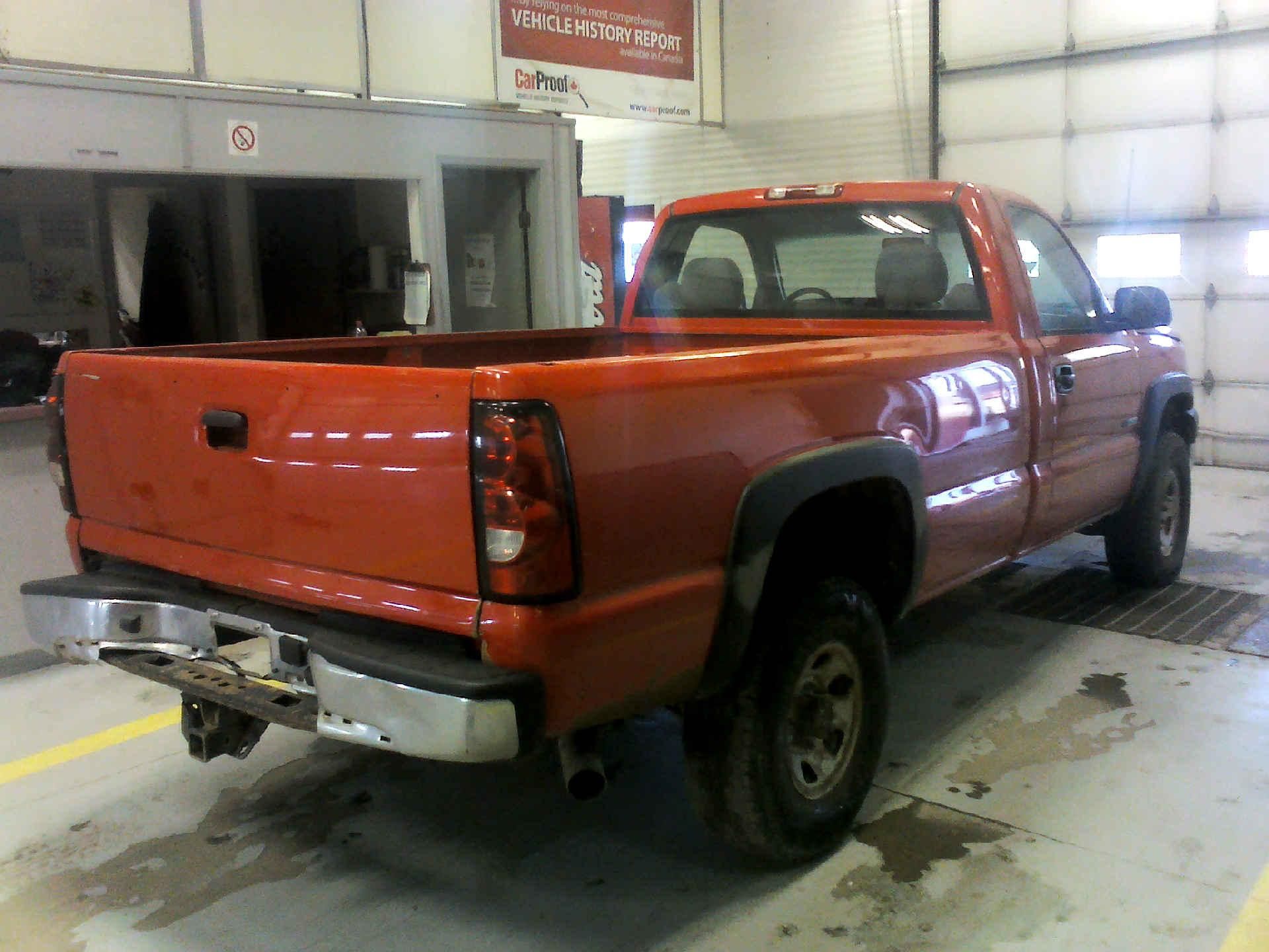 2006 CHEVROLET SILVERADO 3500 SILVERADO 8.1L V8 OHV 16V AUTOMATIC SN:1GCHK34G16E266306 OPTIONS:AC TW - Image 4 of 9