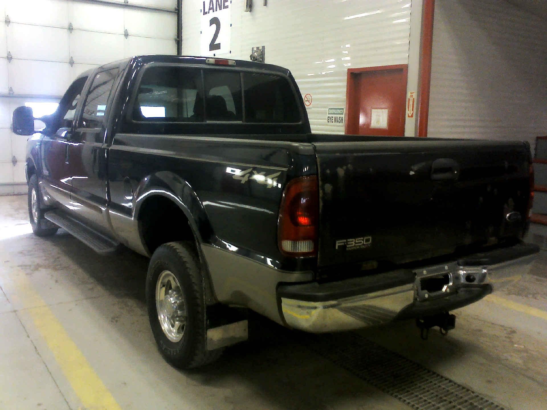 2003 FORD F-350 SD LARIAT CREW CAB 4WD 6.0L V8 OHV 32V TURBO DIESEL AUTOMATIC SN:1FTSW31P43ED70797 - Image 2 of 9