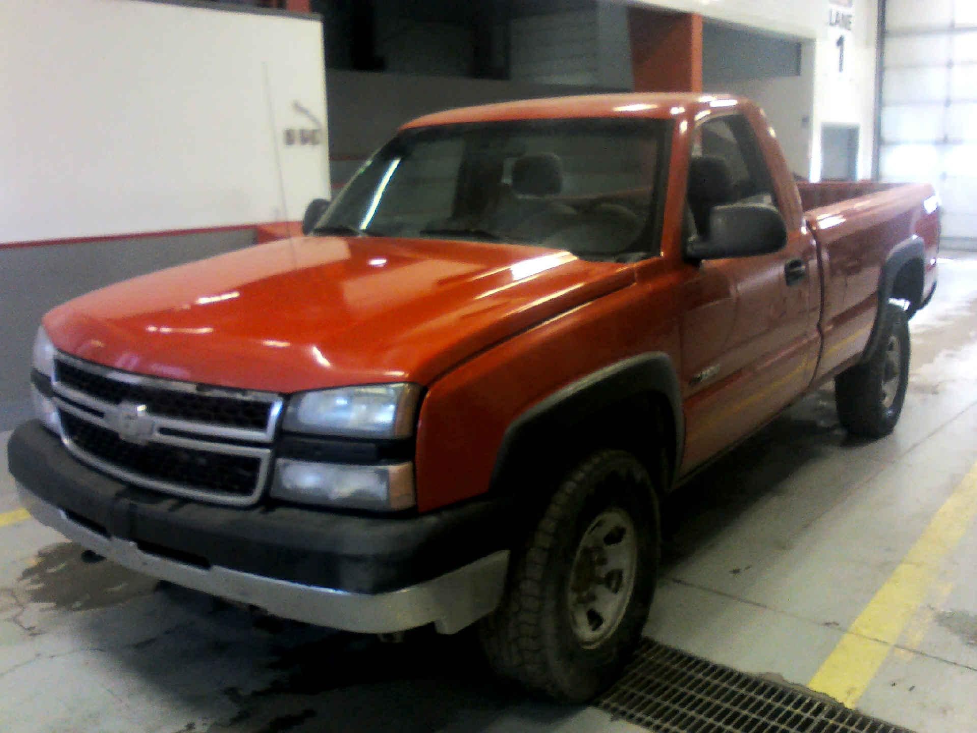 2006 CHEVROLET SILVERADO 3500 SILVERADO 8.1L V8 OHV 16V AUTOMATIC SN:1GCHK34G16E266306 OPTIONS:AC TW