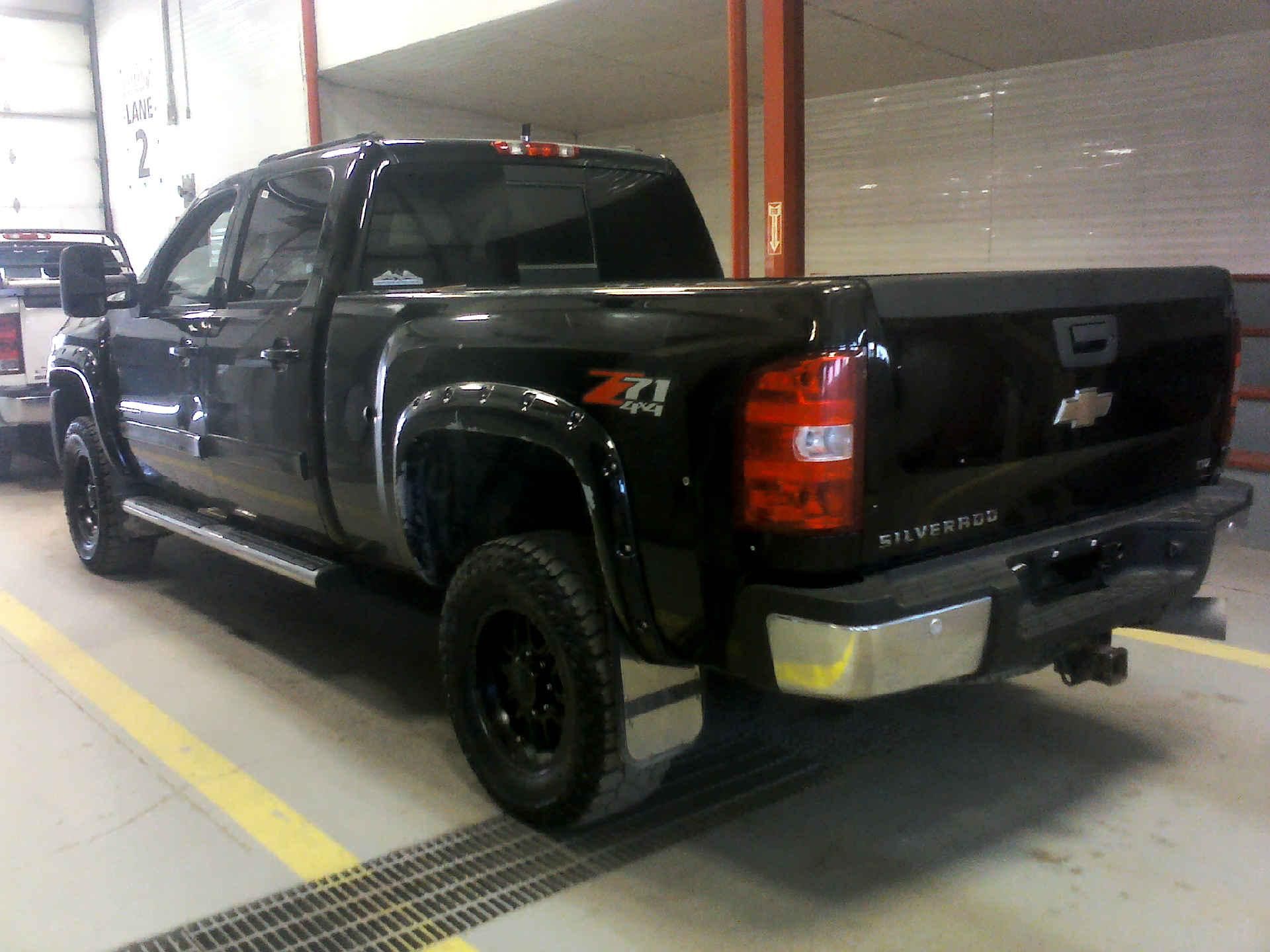 2007 CHEVROLET SILVERADO 2500HD LTZ CREW CAB 4WD 6.6L V8 OHV 32V TURBO DIESEL AUTOMATIC SN: - Image 2 of 9