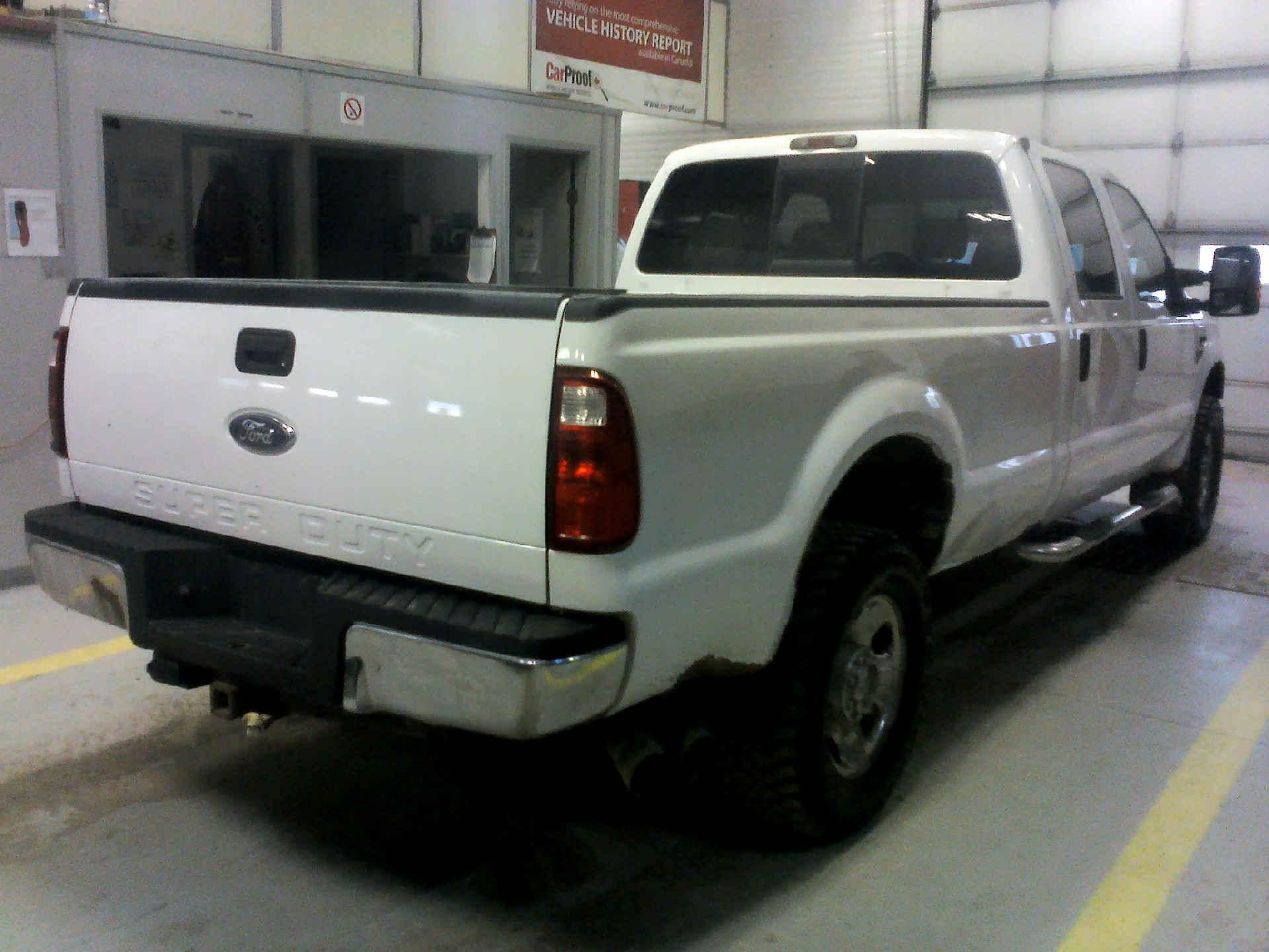 2008 FORD F-350 SD XLT CREW CAB 4WD 6.4L V8 OHV 32V TURBO DIESEL AUTOMATIC SN:1FTWW31RX8EA59465 - Image 4 of 9