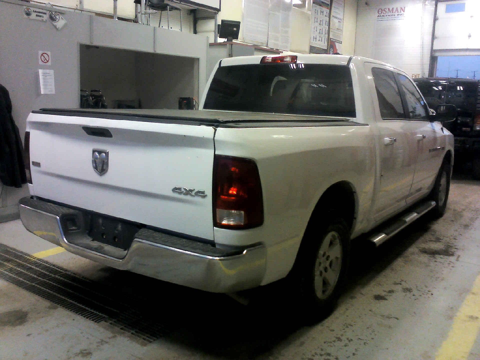 2012 RAM 1500 SLT CREW CAB 5.7L V8 OHV 16V AUTOMATIC SN:1C6RD7LT2CS151447 OPTIONS:AC TW CC PW PDL CD - Image 4 of 9