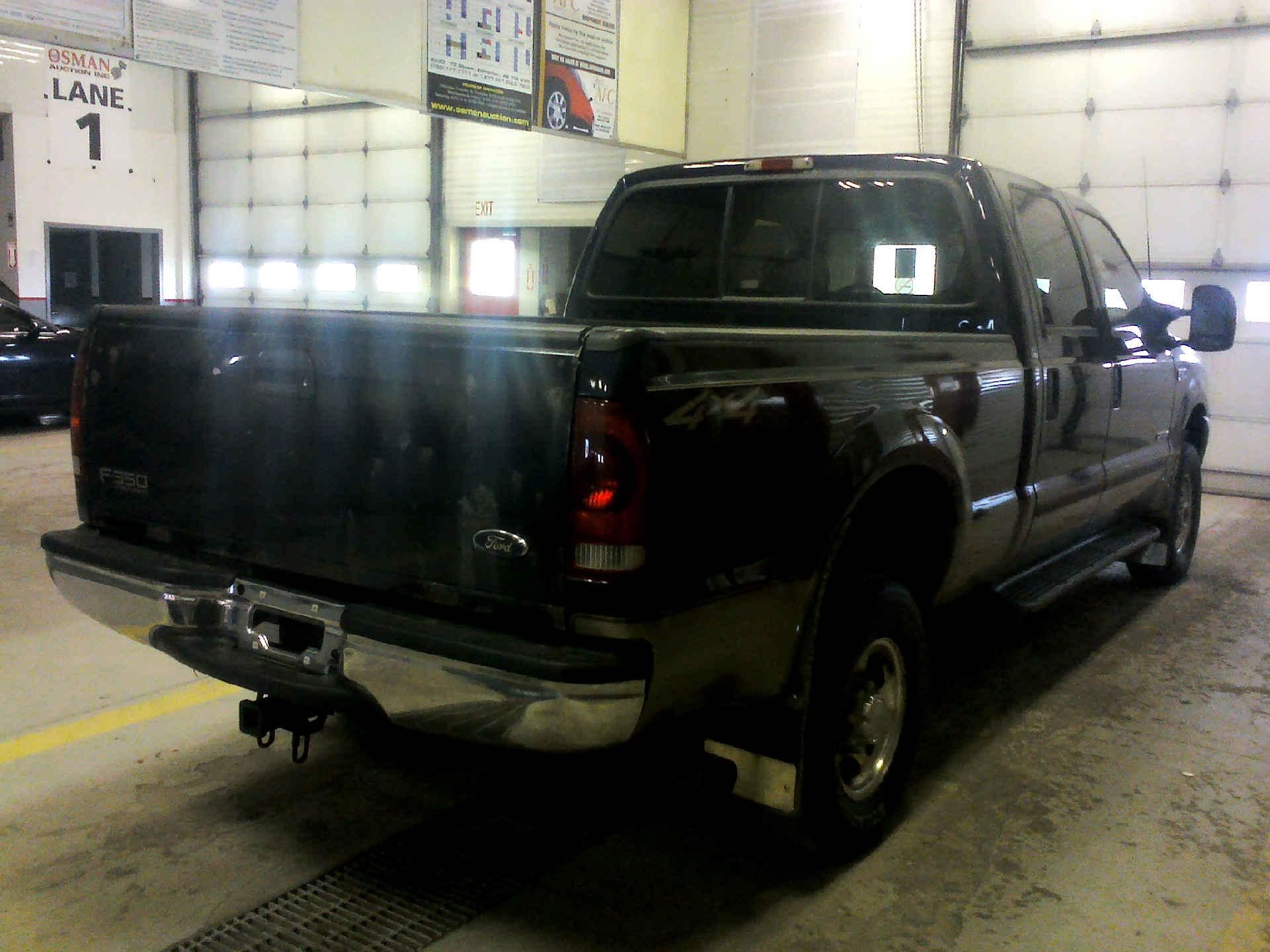 2003 FORD F-350 SD LARIAT CREW CAB 4WD 6.0L V8 OHV 32V TURBO DIESEL AUTOMATIC SN:1FTSW31P43ED70797 - Image 4 of 9