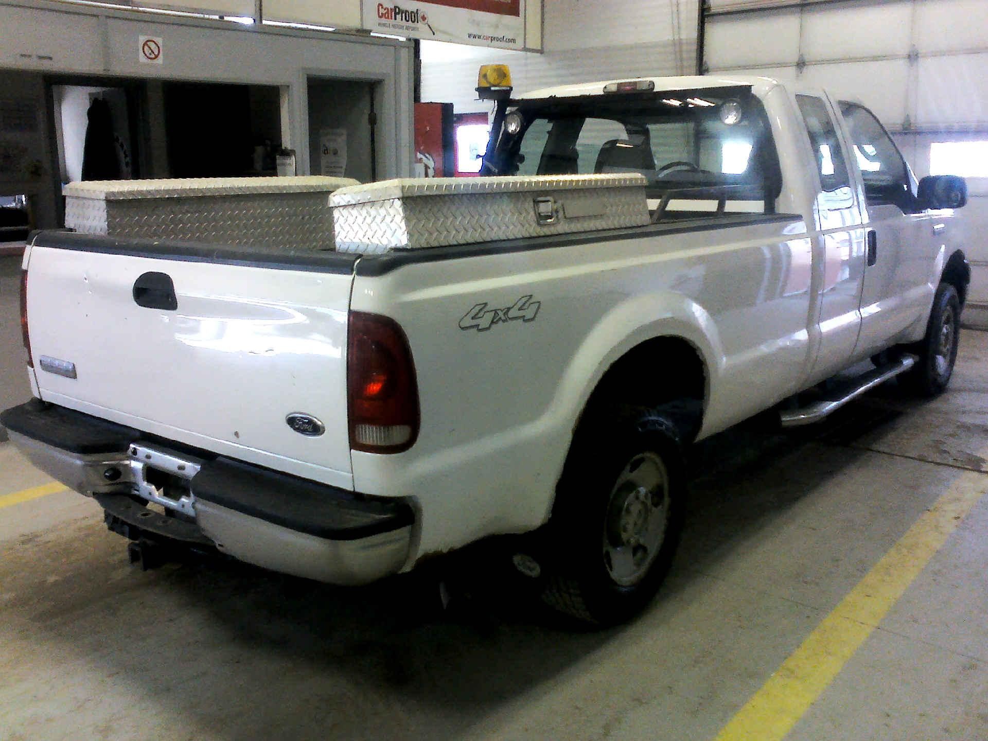 2006 FORD F-250 SD XL SUPERCAB 4WD 5.4L V8 SOHC 16V AUTOMATIC SN:1FTSX21546ED18175 OPTIONS:AC TW - Image 4 of 9