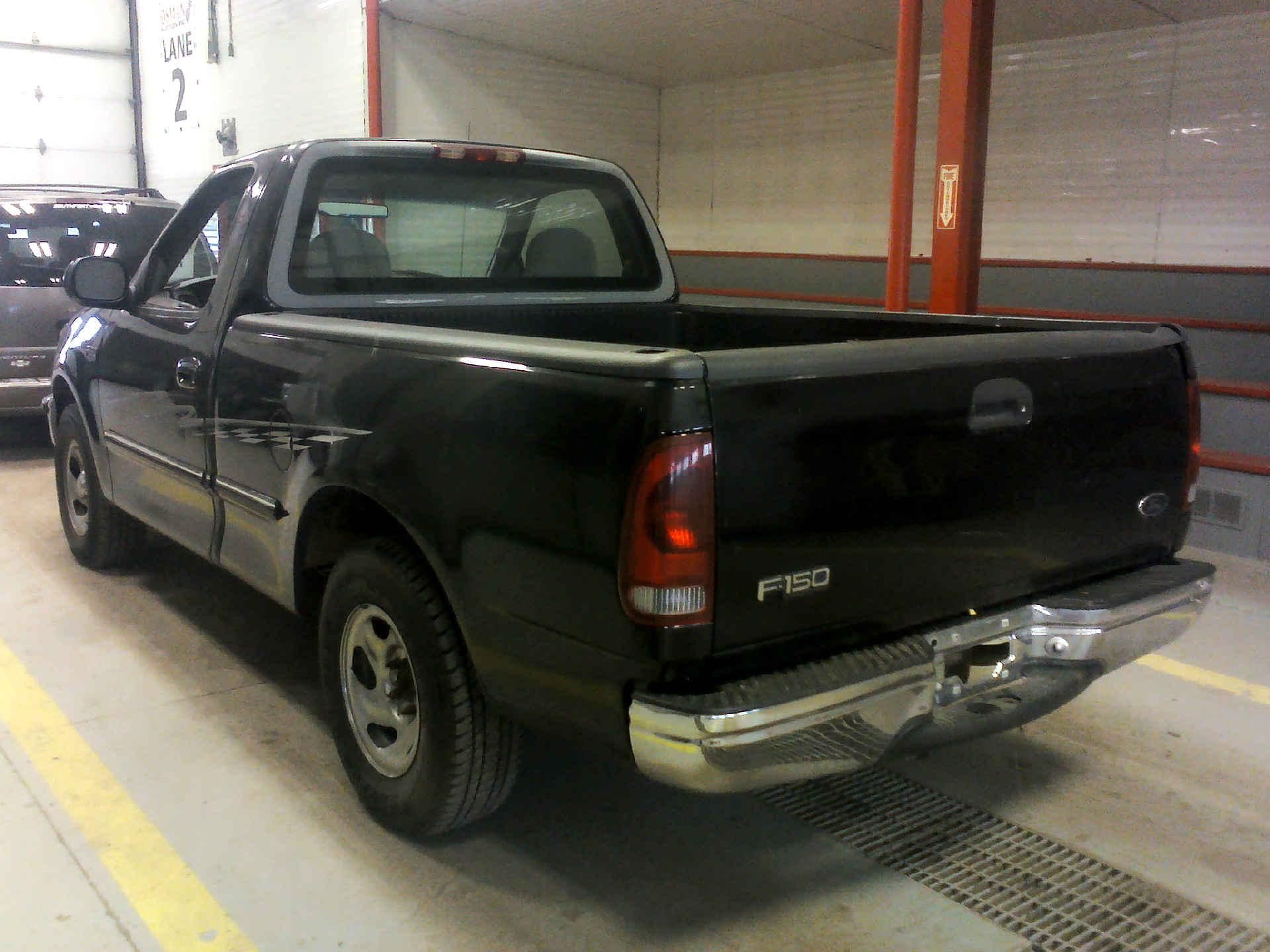 1998 FORD F-150 XLT REG. CAB LONG BED 2WD 4.2L V6 OHV 12V STANDARD SN:2FTZF1727WCA89960 OPTIONS:AC - Image 2 of 8