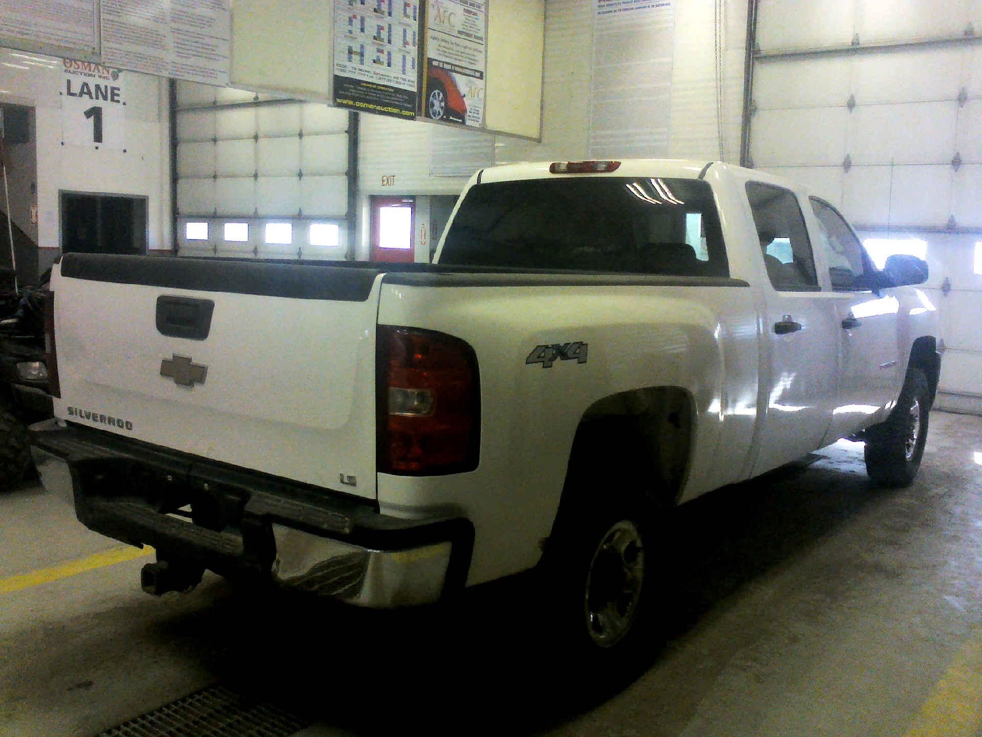 2008 CHEVROLET SILVERADO 2500HD LS CREW CAB 6.0L V8 OHV 16V AUTOMATIC SN:1GCHK23K88F212630 OPTIONS: - Image 4 of 9