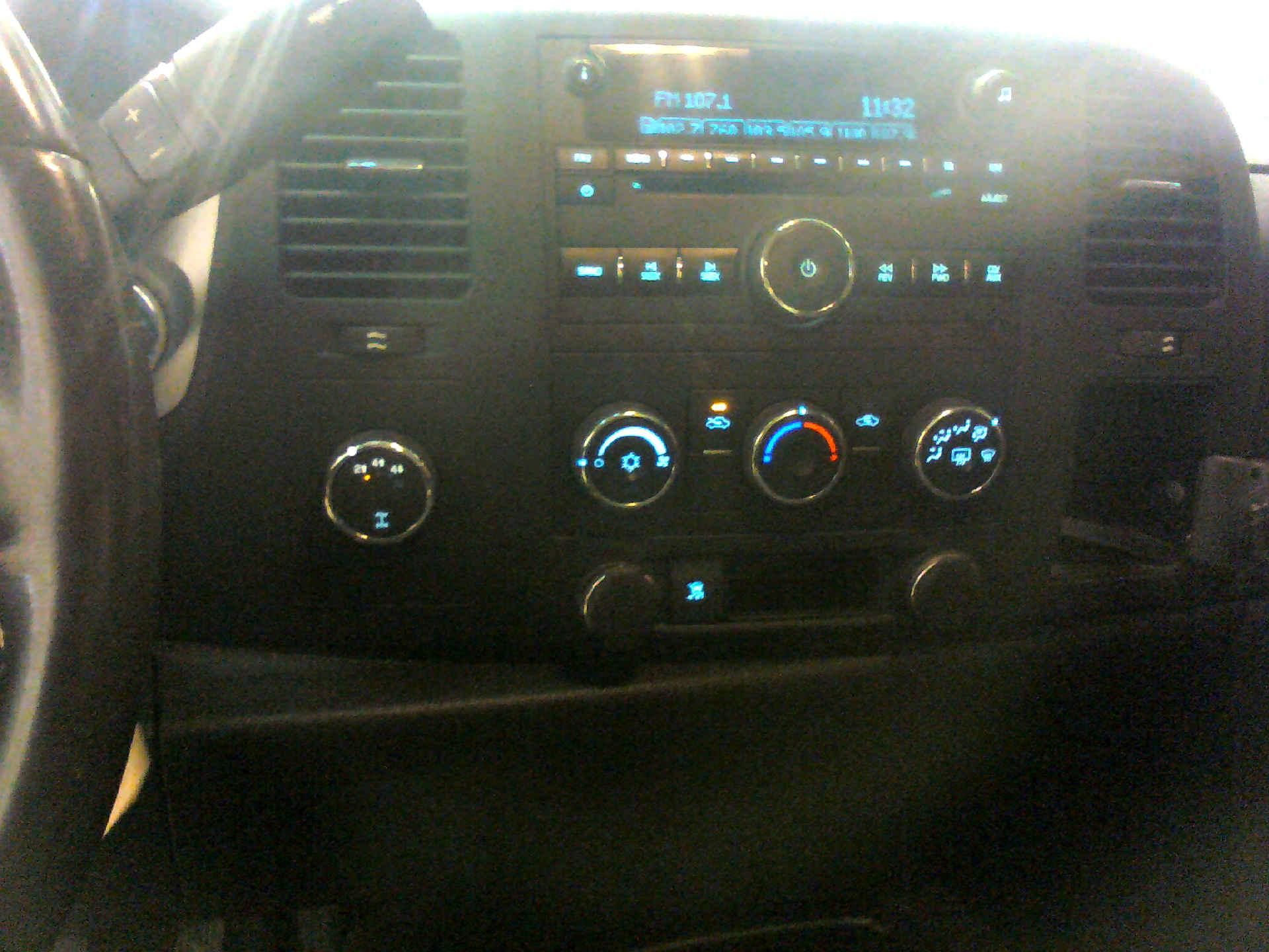 2011 GMC SIERRA 2500HD SLE CREW CAB 4WD 6.0L V8 OHV 16V FFV AUTOMATIC SN:1GT120CG7BF173182 OPTIONS: - Image 8 of 9