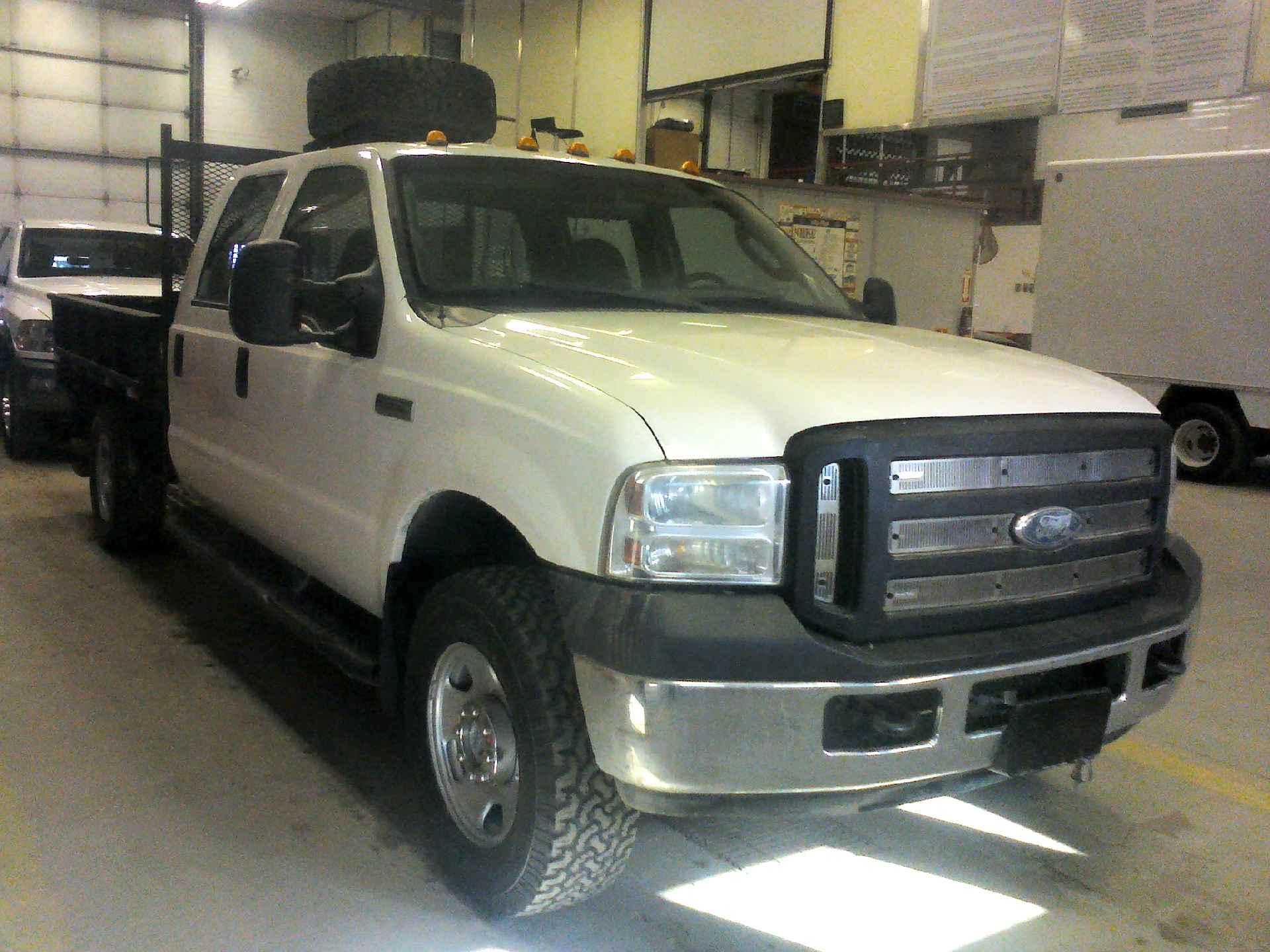 2007 FORD F-350 SD XL CREW CAB 4WD 5.4L V8 SOHC 24V AUTOMATIC SN:1FDSW35507EA50791 OPTIONS:AC TW - Image 3 of 9