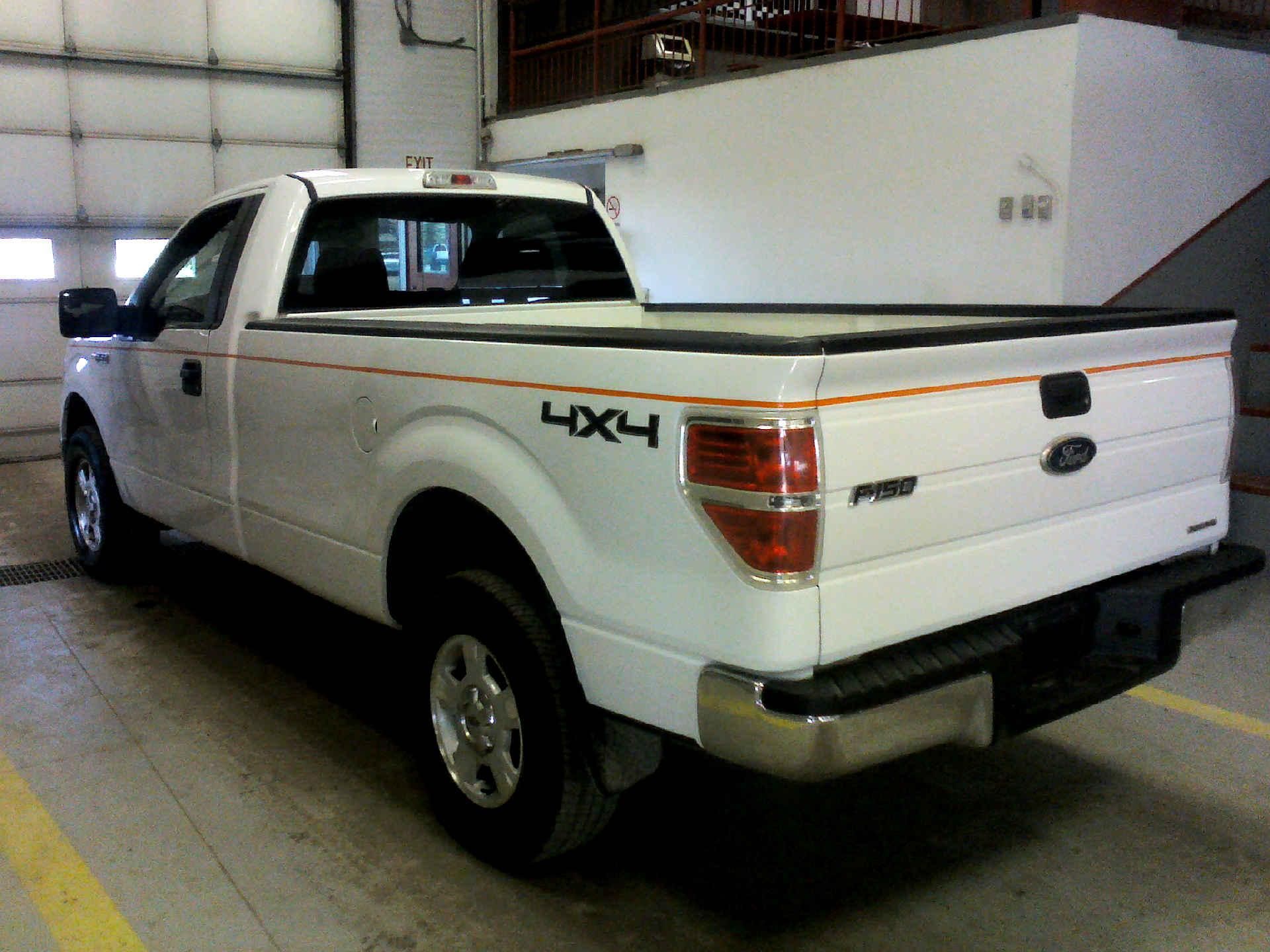 2011 FORD F-150 XLT 8-FT. BED 4WD 3.7L V6 DOHC 24V AUTOMATIC SN:1FTMF1EM6BKD59054 OPTIONS:AC TW CC - Image 2 of 8