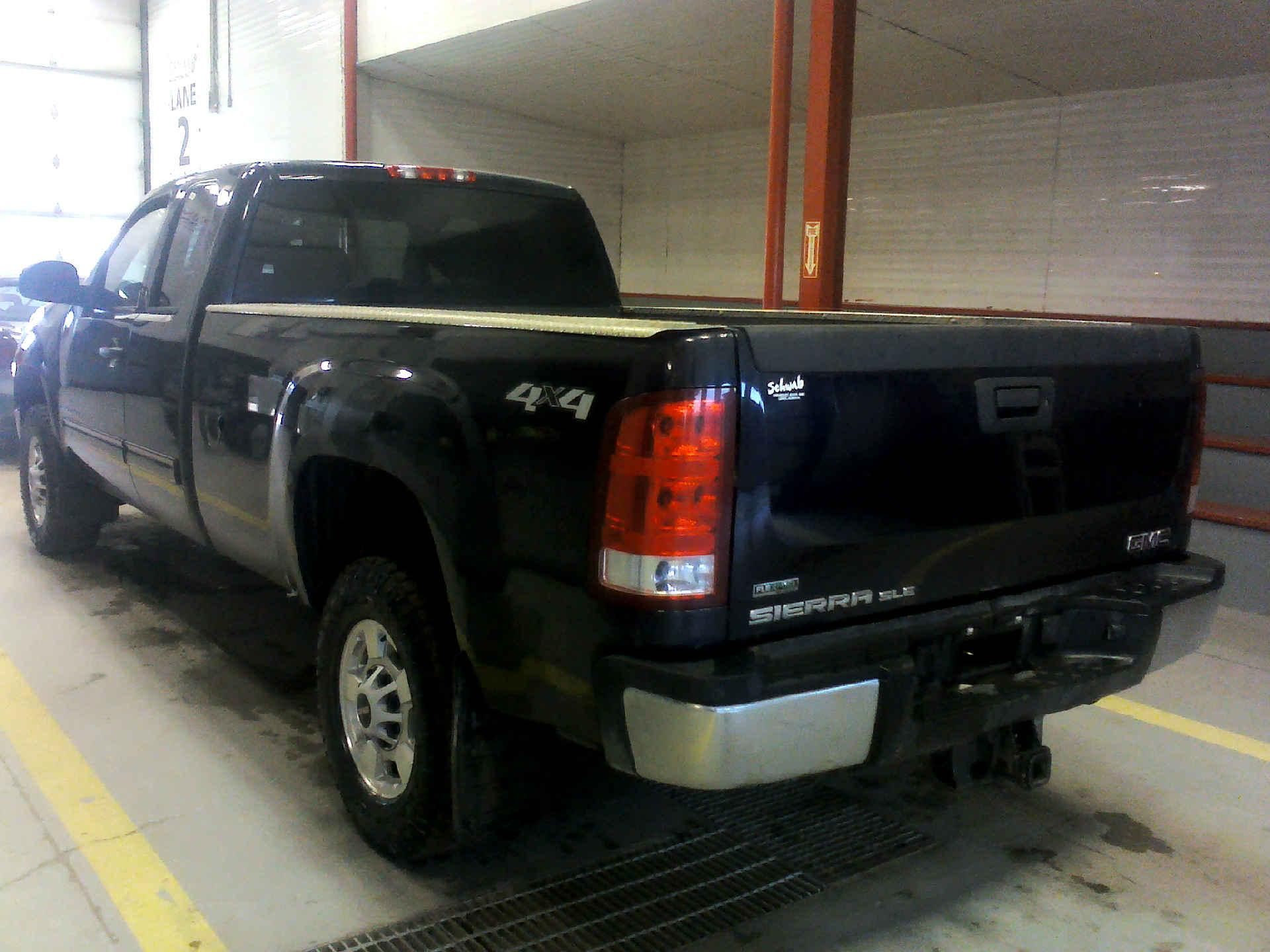 2012 GMC SIERRA 2500HD SLE QUAD CAB 4WD 6.0L V8 OHV 16V FFV AUTOMATIC SN:1GT220CG7CZ236804 OPTIONS: - Image 2 of 9