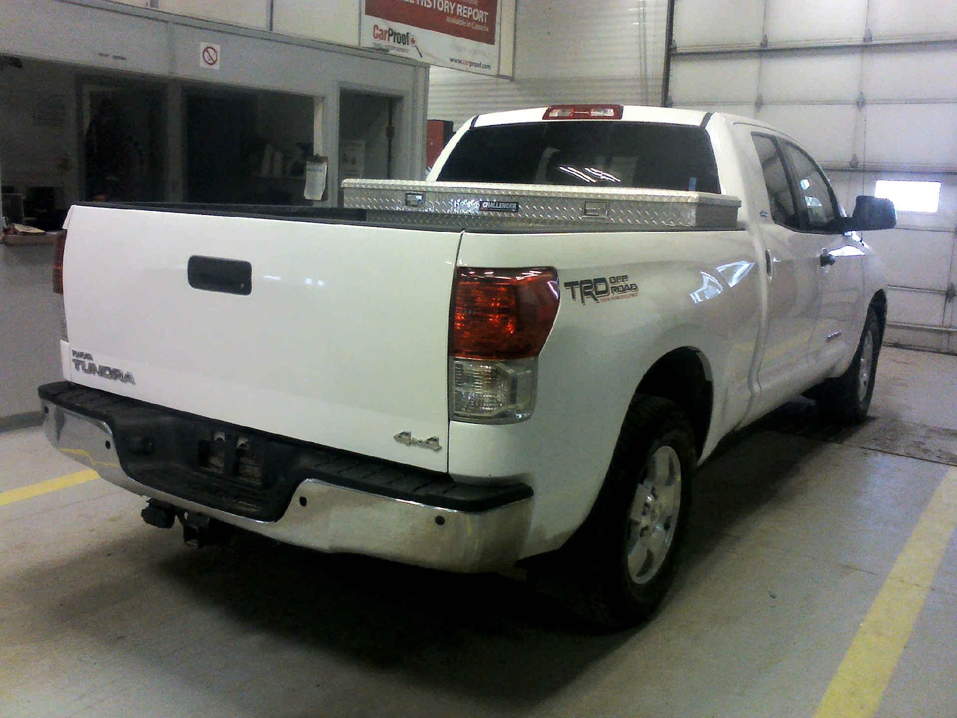 2012 TOYOTA TUNDRA SR5 DOUBLE CAB 4.6L 4WD 4.6L V8 DOHC 32V AUTOMATIC SN:5TFUM5F10CX027617 OPTIONS: - Image 4 of 9