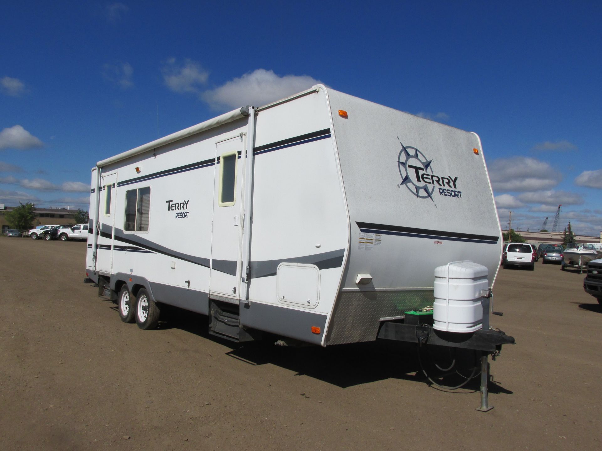 2007 FLEETWOOD TERRY RESORT 240RSK TRAVEL TRAILER SN:1EA1R242972498637 ALBERTA ACTIVE NOTES:FRONT: - Image 3 of 10