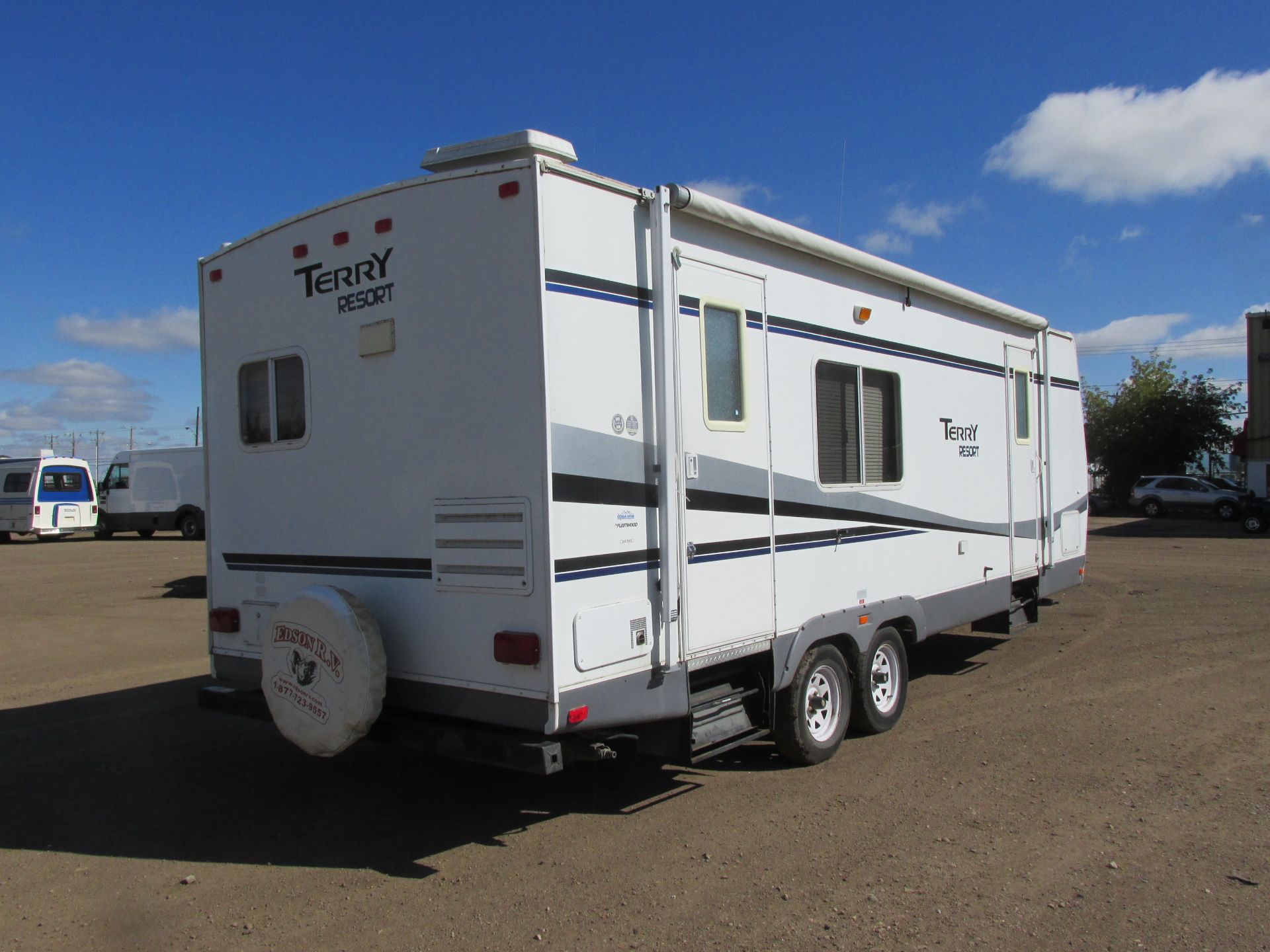 2007 FLEETWOOD TERRY RESORT 240RSK TRAVEL TRAILER SN:1EA1R242972498637 ALBERTA ACTIVE NOTES:FRONT: - Image 4 of 10