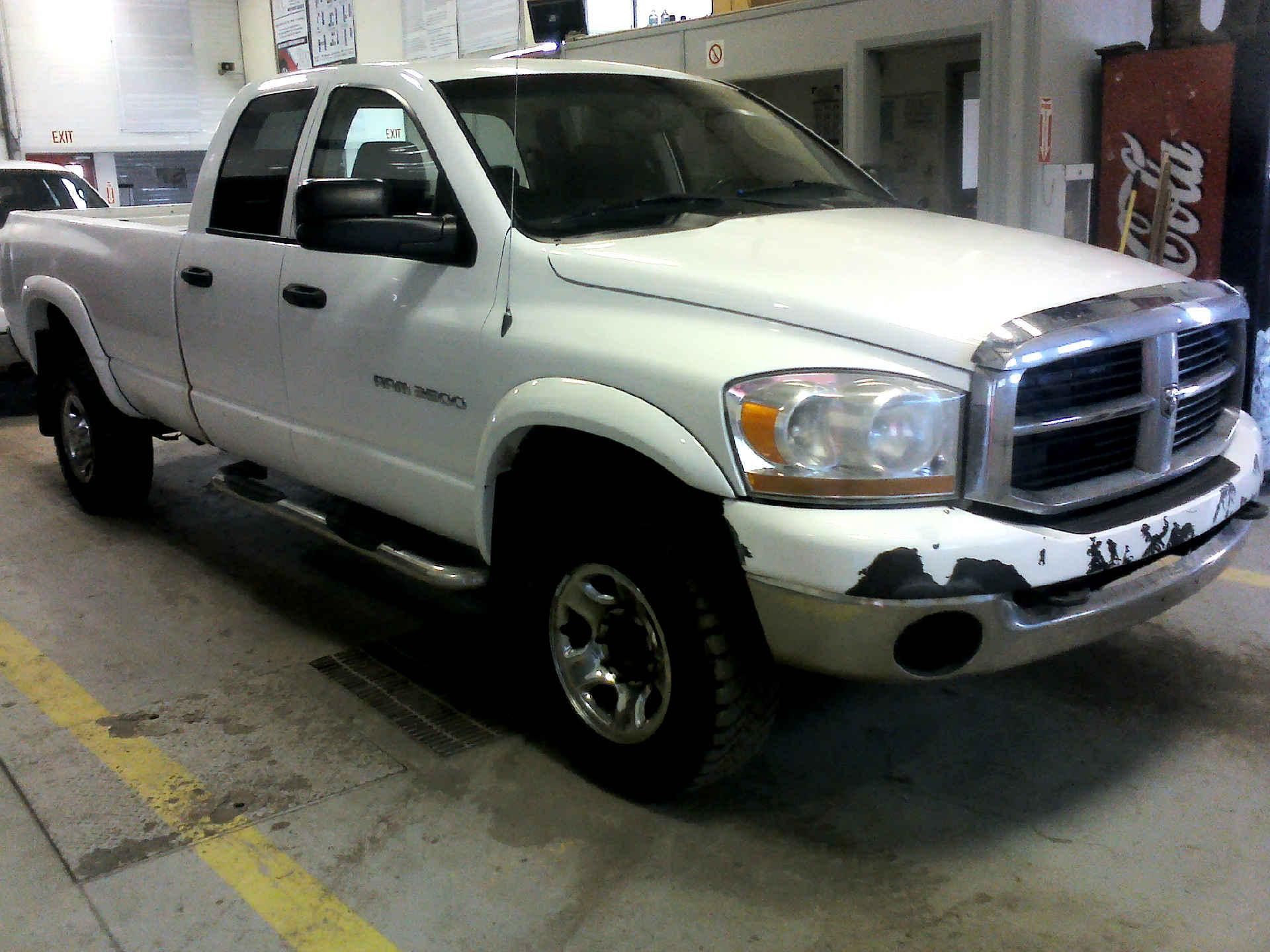 2006 DODGE RAM 3500 QUAD CAB 4WD 5.9L L6 OHV 24V TURBO DIESEL AUTOMATIC SN:3D7LX38C76G272256 - Image 3 of 8