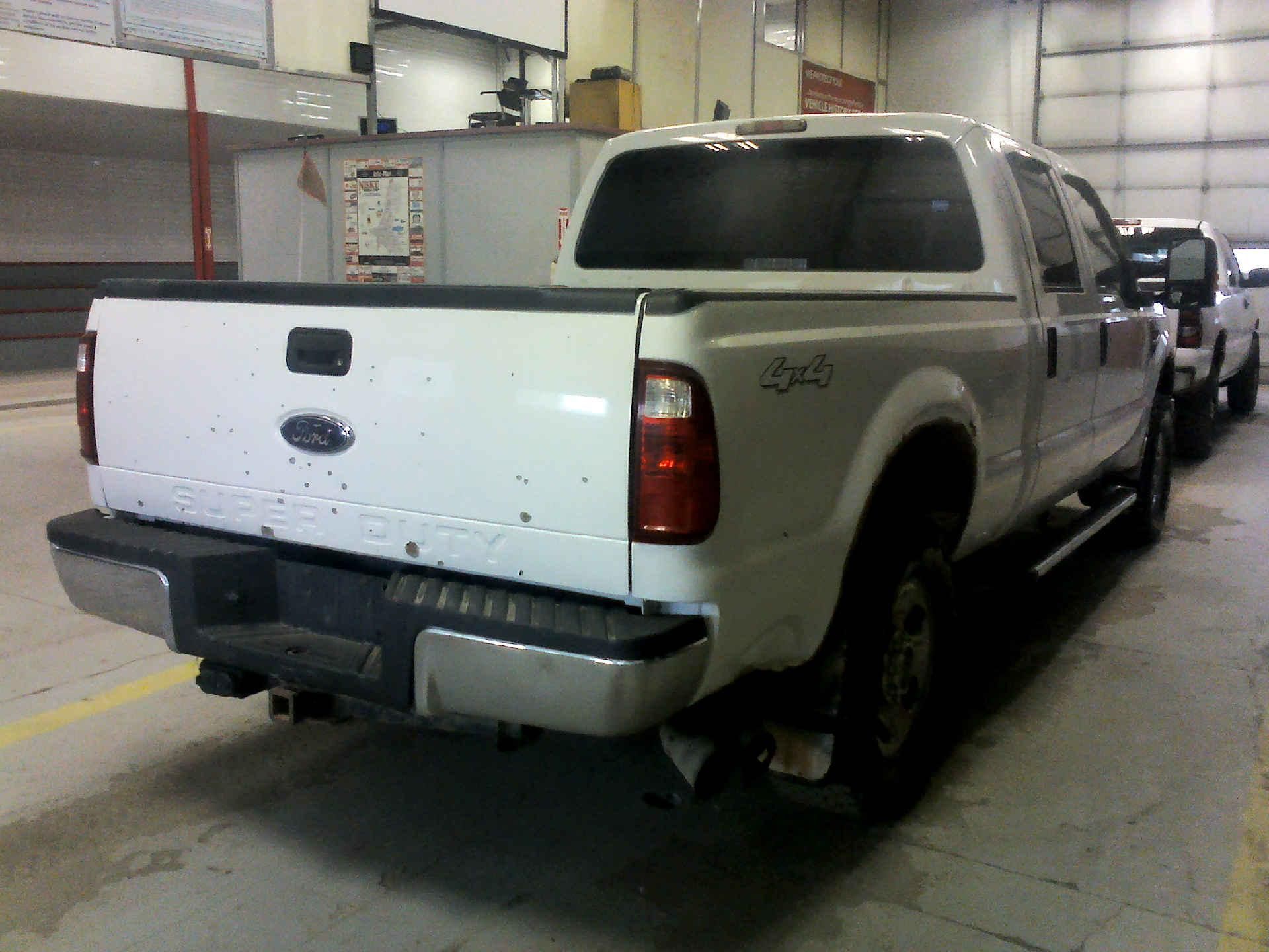 2008 FORD F-350 SD XLT CREW CAB 4WD 6.4L V8 OHV 32V TURBO DIESEL AUTOMATIC SN:1FTWW31R18EE34885 - Image 4 of 9