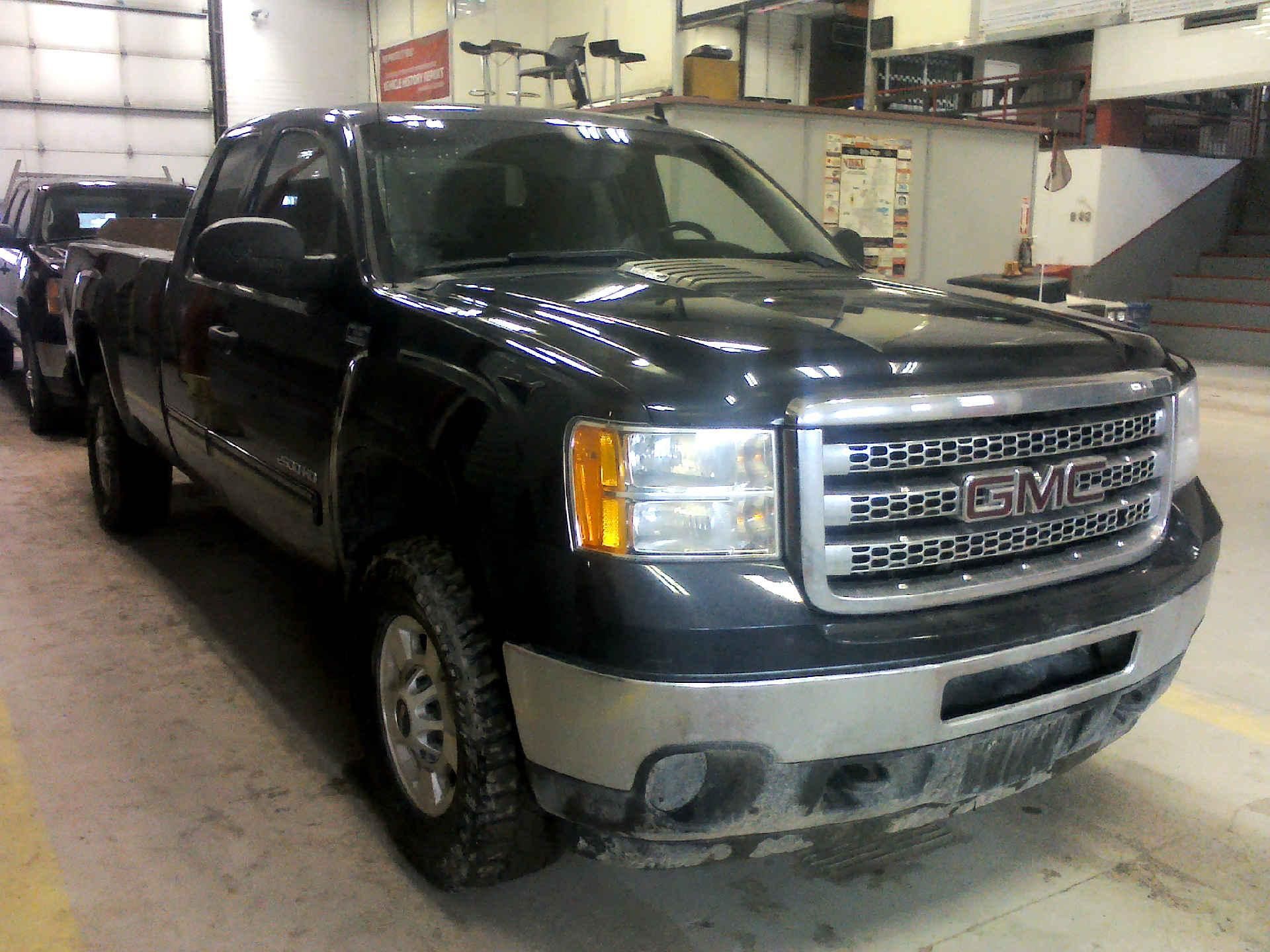 2012 GMC SIERRA 2500HD SLE EXT. CAB 4WD 6.0L V8 OHV 16V FFV AUTOMATIC SN:1GT220CG9CZ179215 OPTIONS: - Image 3 of 9