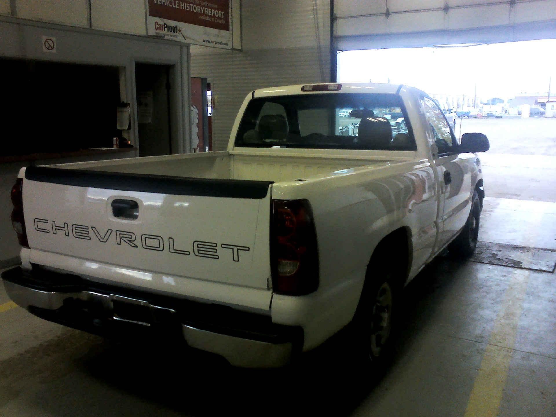 2003 CHEVROLET SILVERADO 1500 SHORT BED 2WD 4.3L V6 OHV 12V AUTOMATIC SN:1GCEC14X23Z289053 OPTIONS: - Image 4 of 8