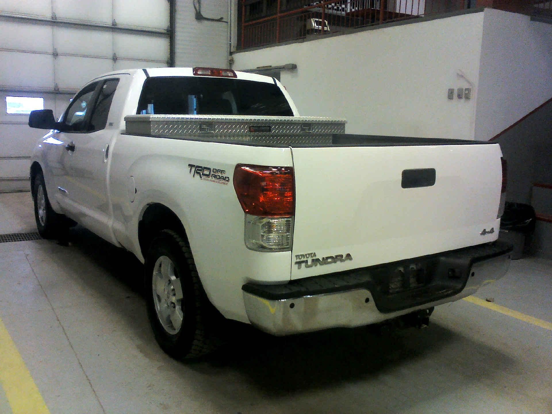 2012 TOYOTA TUNDRA SR5 DOUBLE CAB 4.6L 4WD 4.6L V8 DOHC 32V AUTOMATIC SN:5TFUM5F10CX027617 OPTIONS: - Image 2 of 9