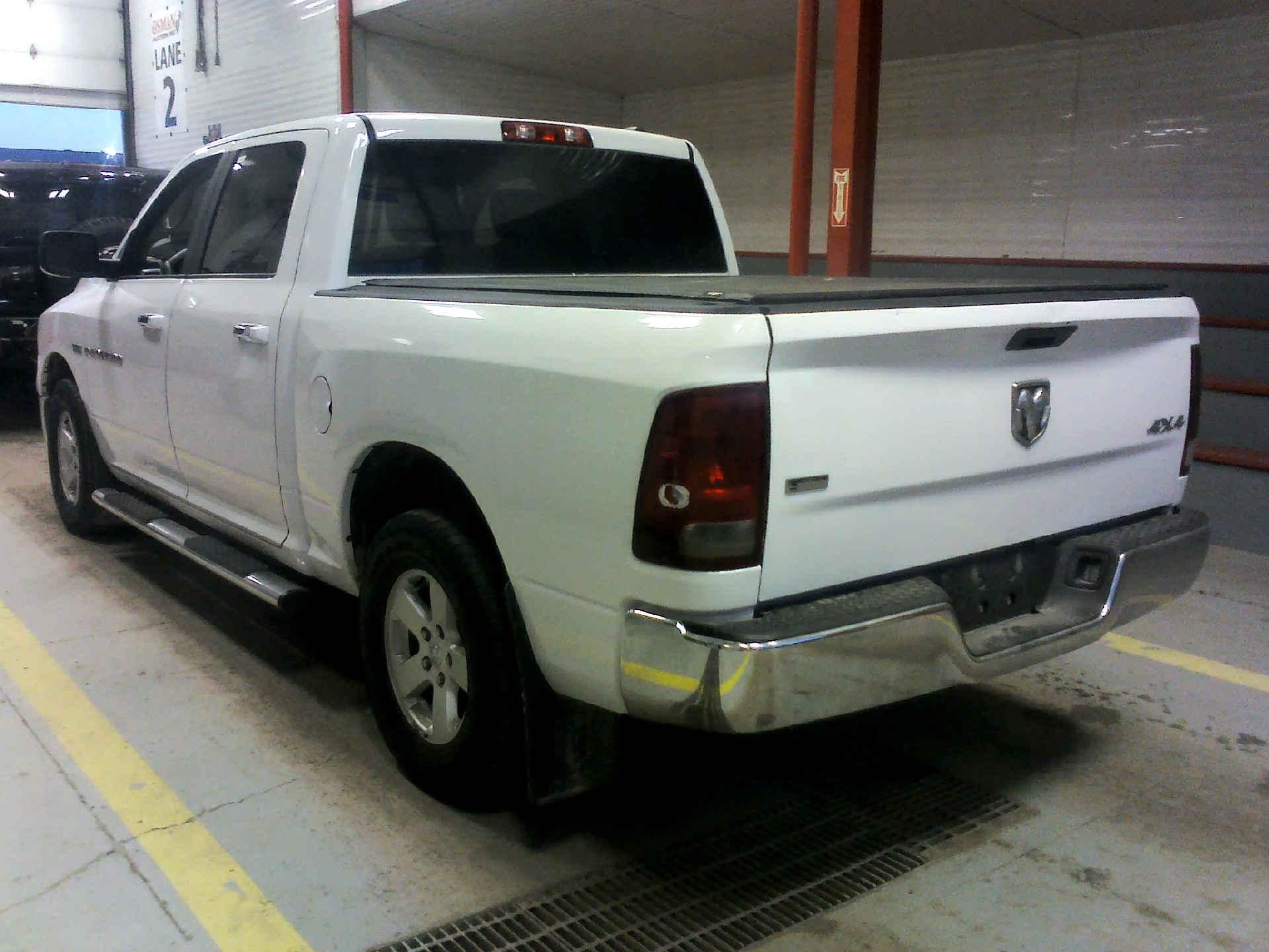 2012 RAM 1500 SLT CREW CAB 5.7L V8 OHV 16V AUTOMATIC SN:1C6RD7LT2CS151447 OPTIONS:AC TW CC PW PDL CD - Image 2 of 9