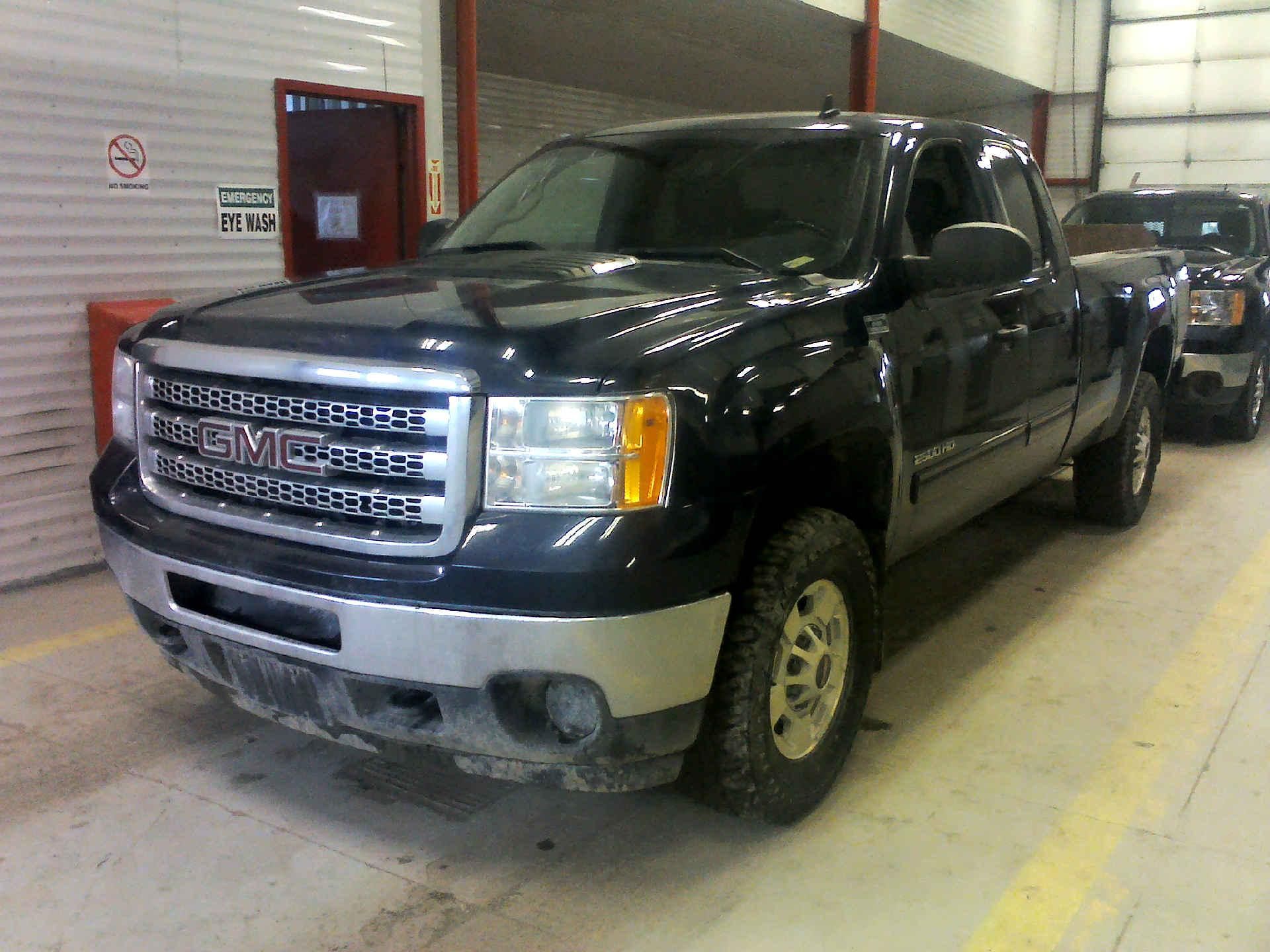 2012 GMC SIERRA 2500HD SLE EXT. CAB 4WD 6.0L V8 OHV 16V FFV AUTOMATIC SN:1GT220CG9CZ179215 OPTIONS: