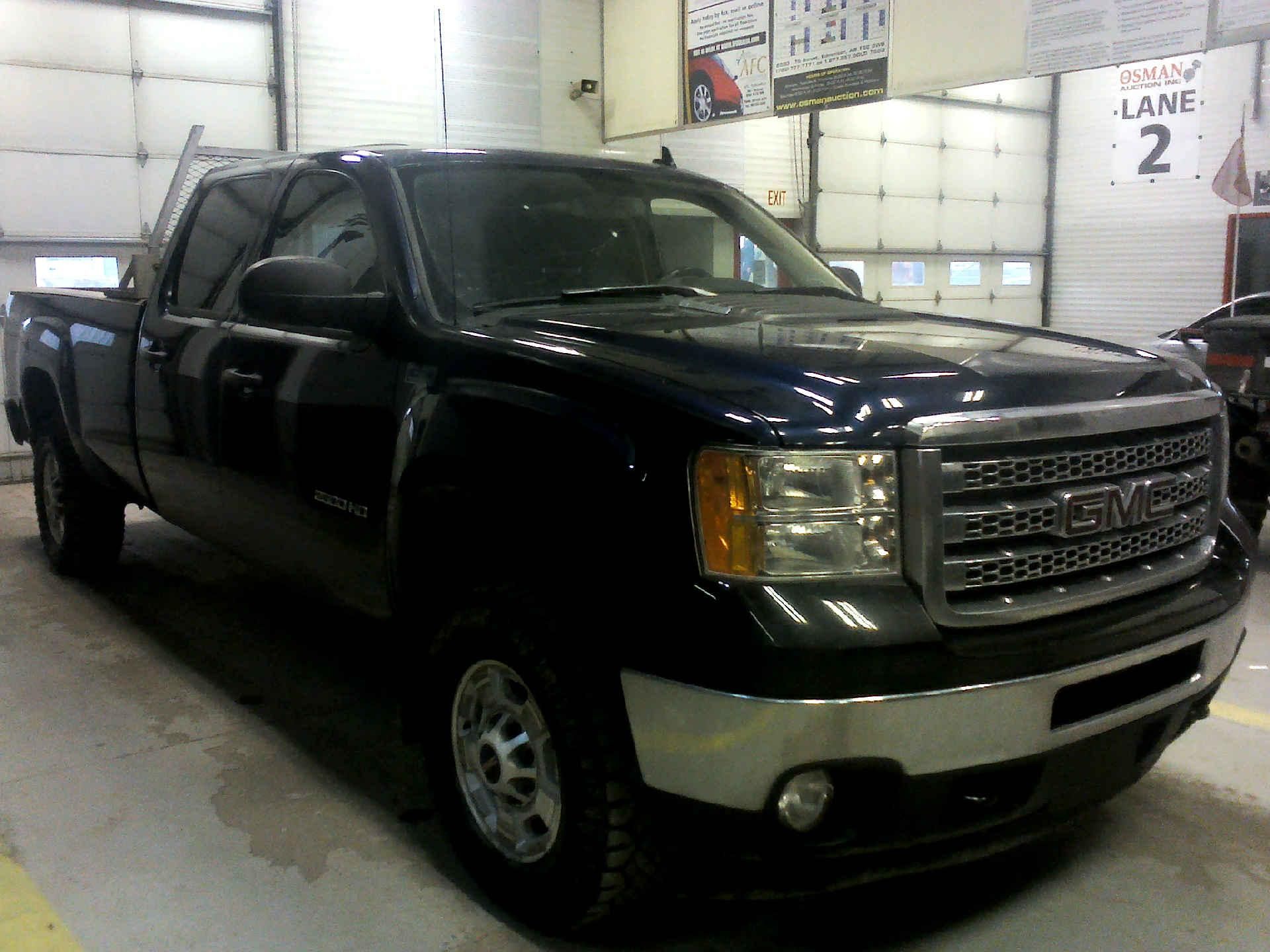 2013 GMC SIERRA 2500HD SLE CREW CAB 4WD 6.0L V8 OHV 16V FFV AUTOMATIC SN:1GT120CG7DF138662 OPTIONS: - Image 3 of 9