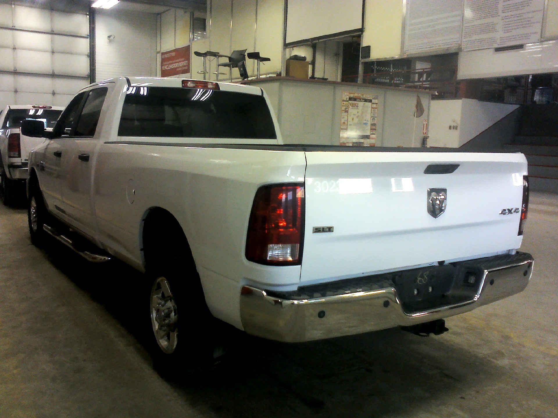 2012 RAM 2500 SLT CREW CAB LWB 4WD 5.7L V8 OHV 16V AUTOMATIC SN:3C6TD5JT0CG336973 OPTIONS:AC TW CC - Image 2 of 9