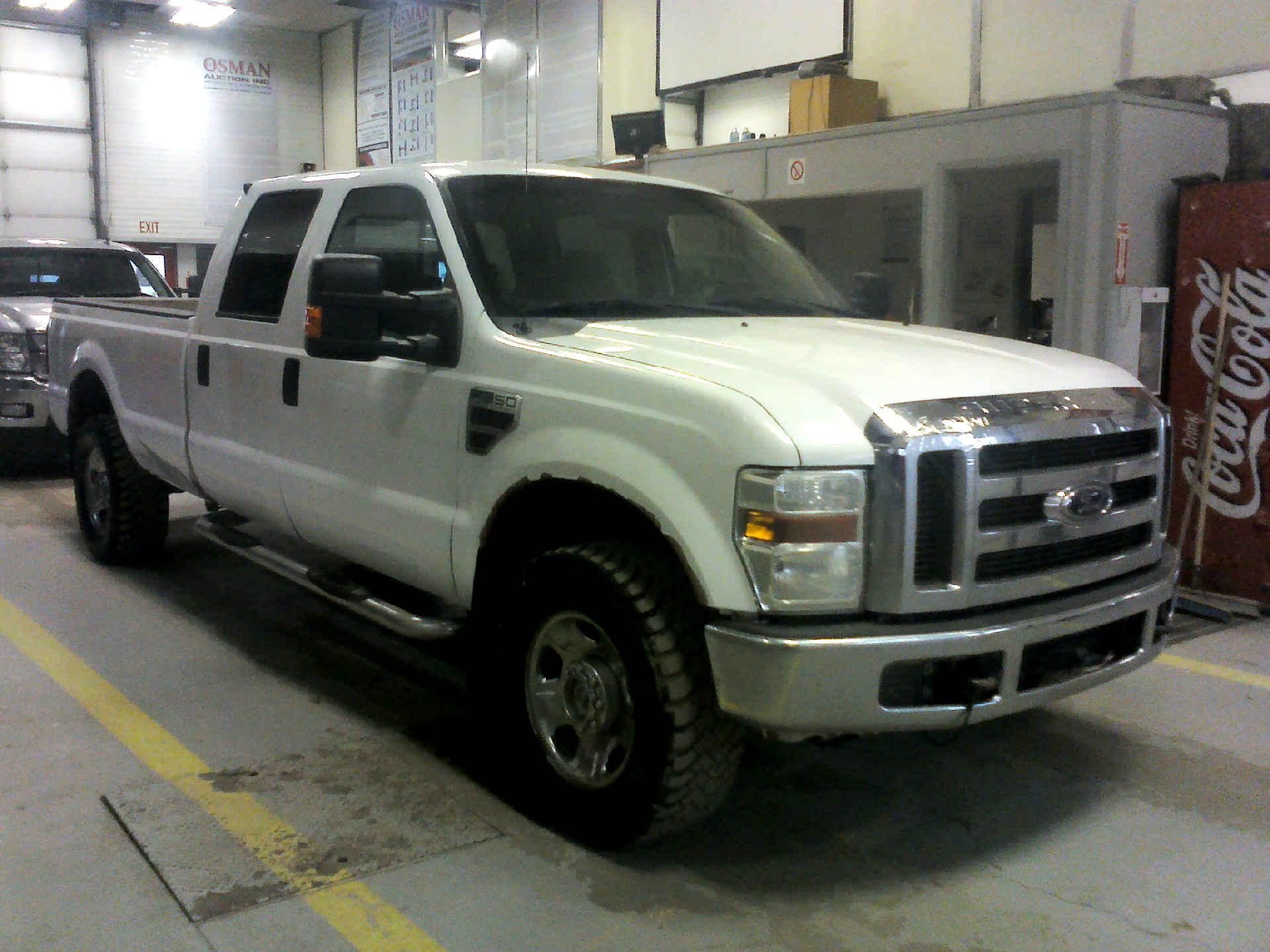 2008 FORD F-350 SD XLT CREW CAB 4WD 6.4L V8 OHV 32V TURBO DIESEL AUTOMATIC SN:1FTWW31RX8EA59465 - Image 3 of 9