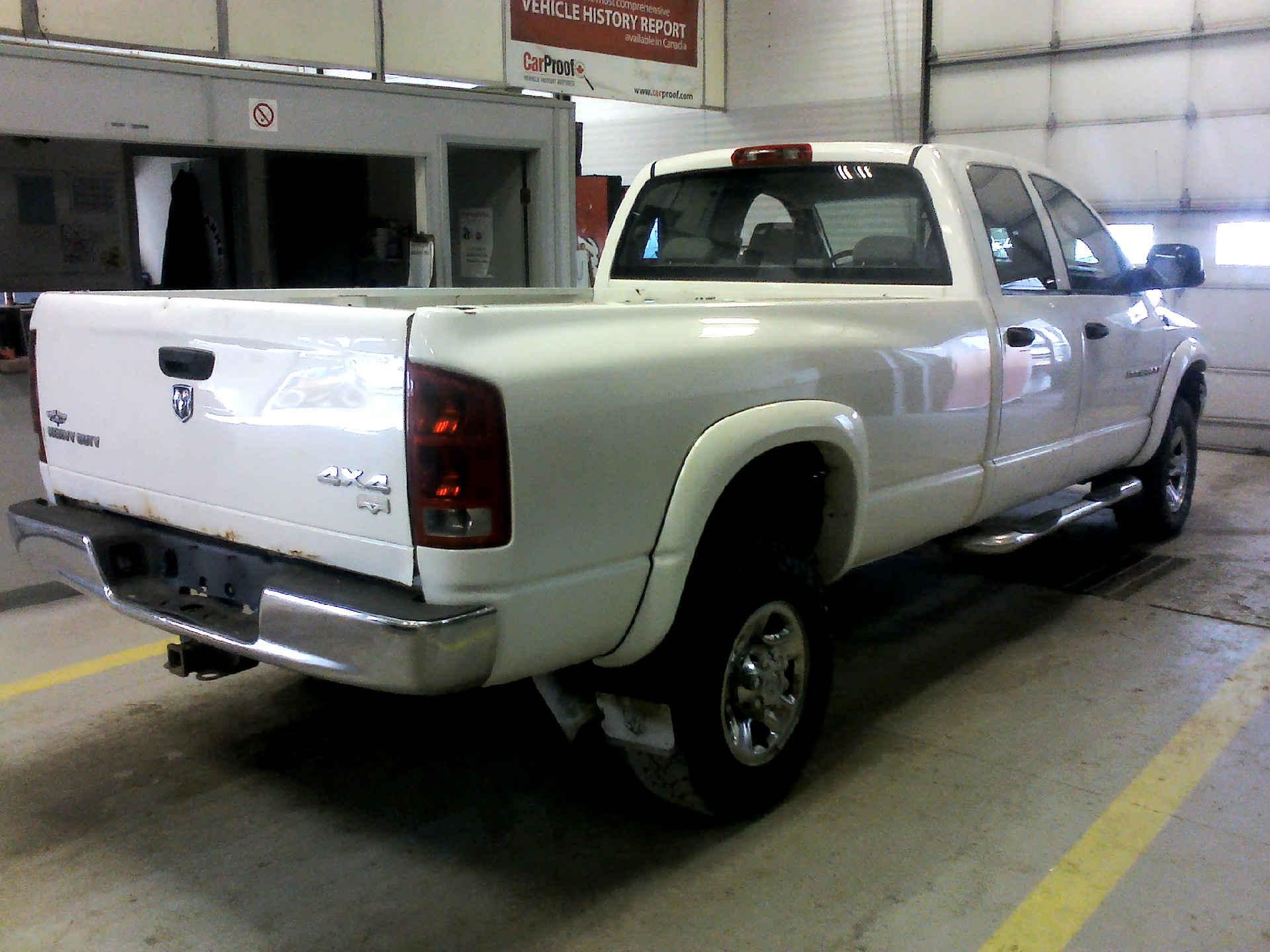 2006 DODGE RAM 3500 QUAD CAB 4WD 5.9L L6 OHV 24V TURBO DIESEL AUTOMATIC SN:3D7LX38C76G272256 - Image 4 of 8