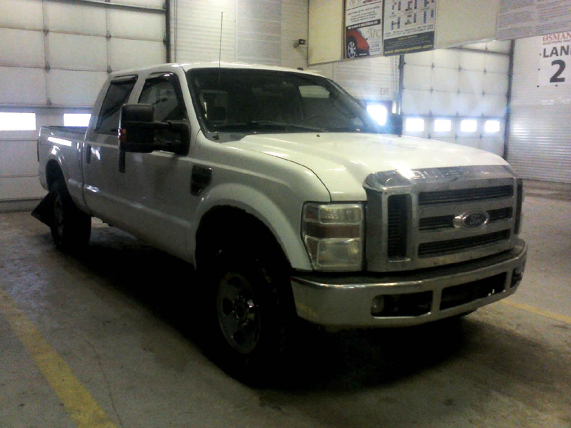 2008 FORD F-350 SD XLT CREW CAB 4WD 6.4L V8 OHV 32V TURBO DIESEL AUTOMATIC SN:1FTWW31R88EC43867 - Image 3 of 9