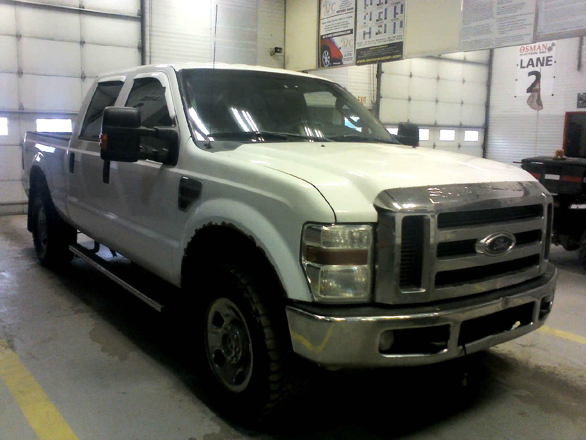 2008 FORD F-350 SD XLT CREW CAB 4WD 6.4L V8 OHV 32V TURBO DIESEL AUTOMATIC SN:1FTWW31R18EE34885 - Image 3 of 9