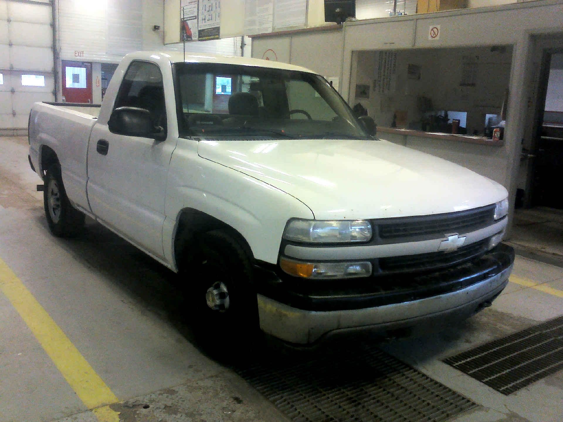 2001 CHEVROLET SILVERADO 1500 SHORT BED 2WD 4.3L V6 OHV 12V AUTOMATIC SN:1GCEC14WX1Z332168 OPTIONS: - Image 3 of 8