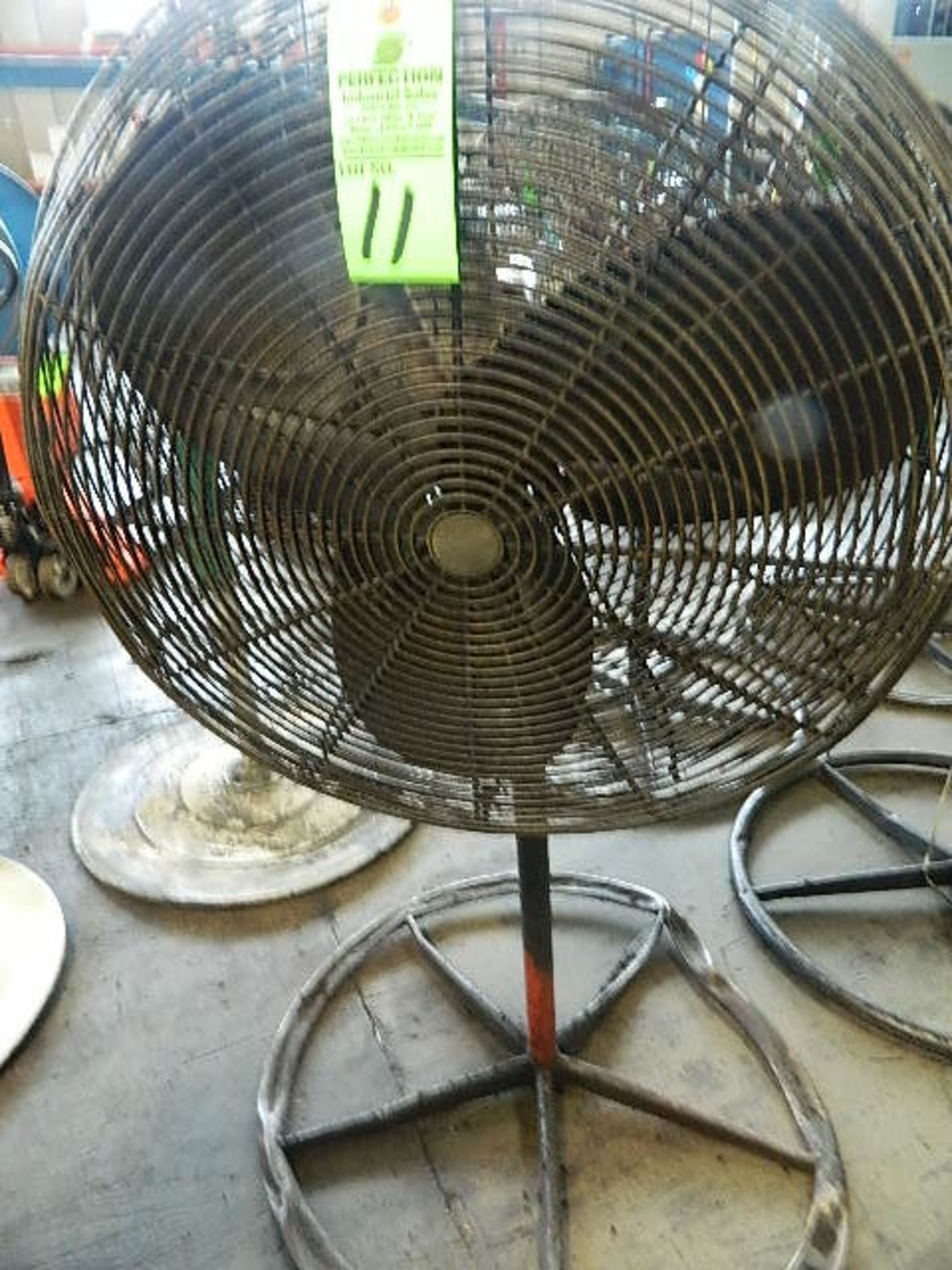 Dayton 32" Pedestal Fan