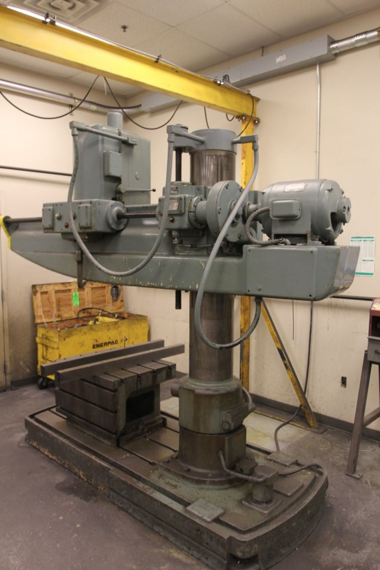 CINCINATTI GILBERT 4â‚¬â„¢x 12 Radial Arm Drill, S/N. 5790; w/ 24" x 30" x 20" H Box Table; 45- - Image 5 of 5